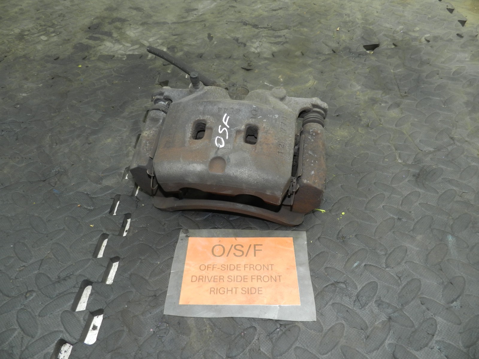 180. 2018 RENAULT KOLEOS MK2. DRIVER SIDE FRONT BRAKE CALIPER + CARRIER