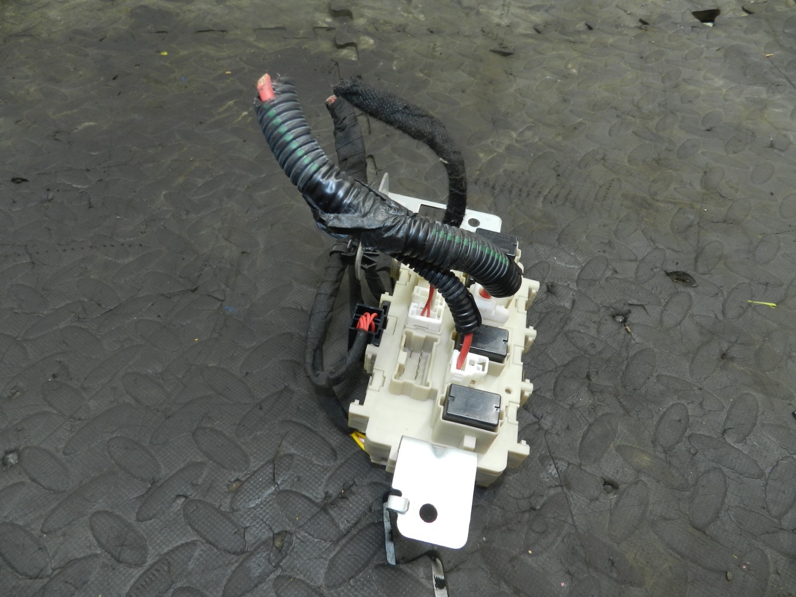 180. 2018 RENAULT KOLEOS MK2. FUSE BOX BOARD - Image 3