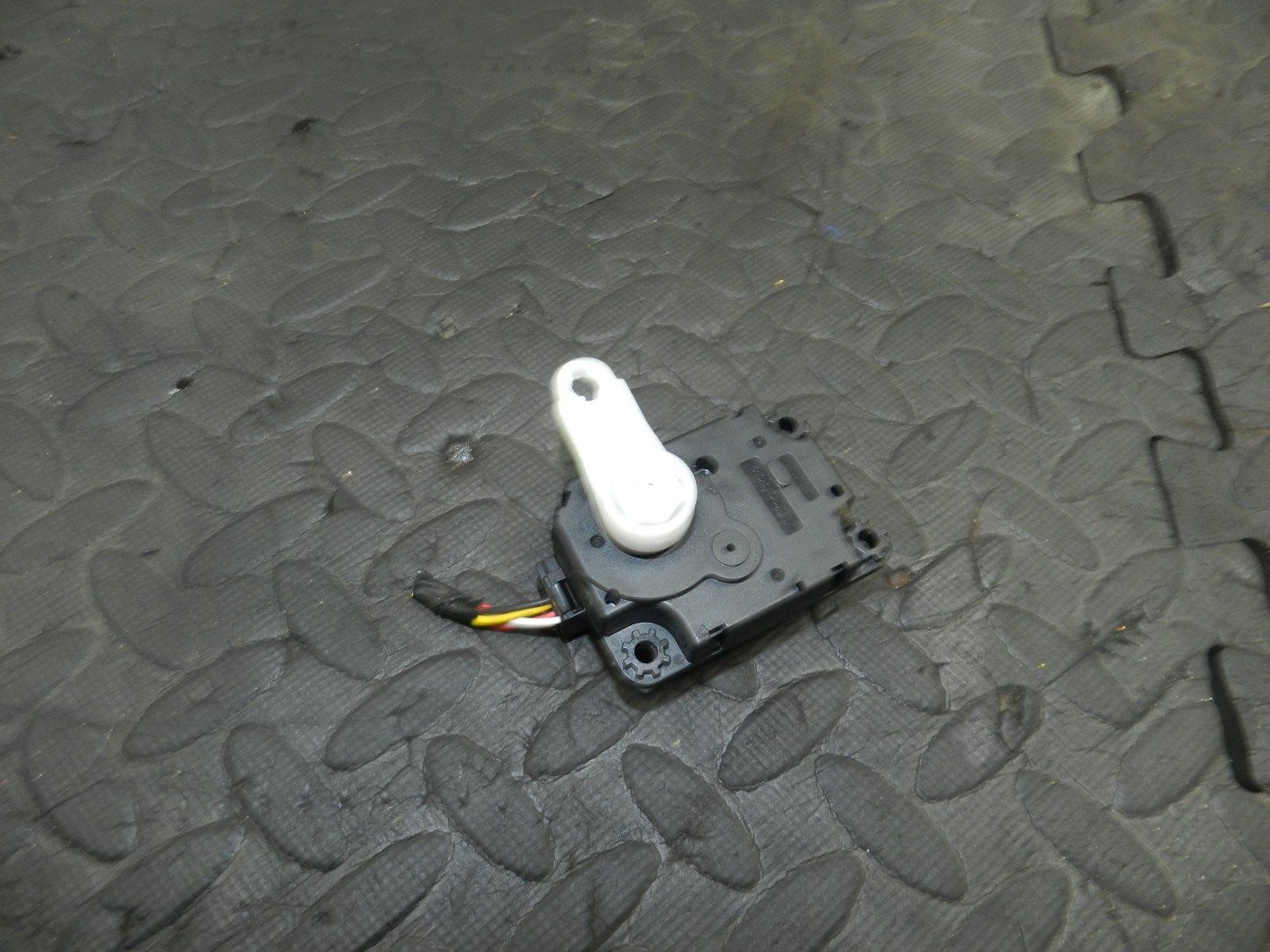 180. 2018 RENAULT KOLEOS MK2. HEATER CONTROL FLAP ACTUATOR MOTOR - Image 2