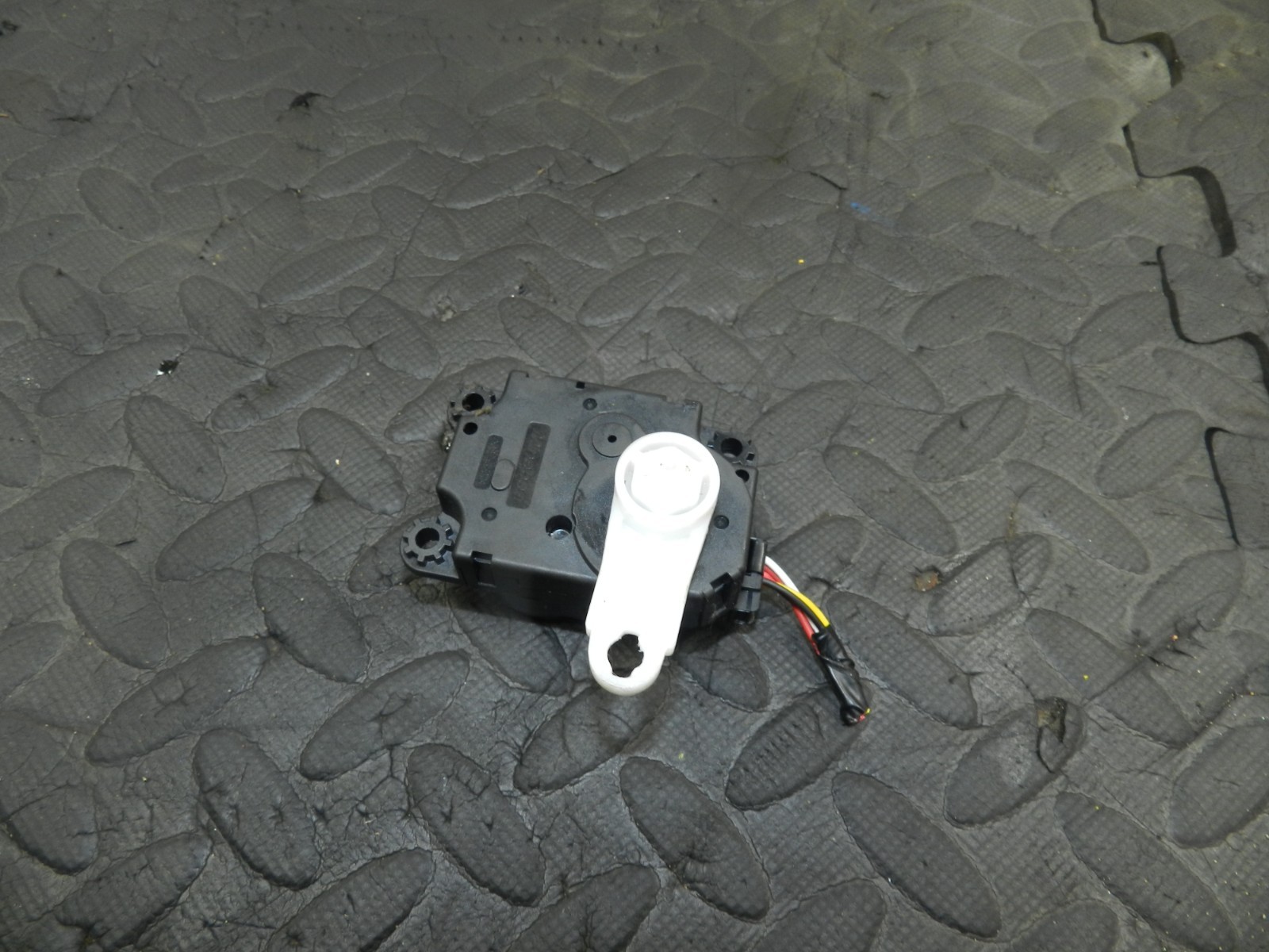180. 2018 RENAULT KOLEOS MK2. HEATER CONTROL FLAP ACTUATOR MOTOR - Image 3