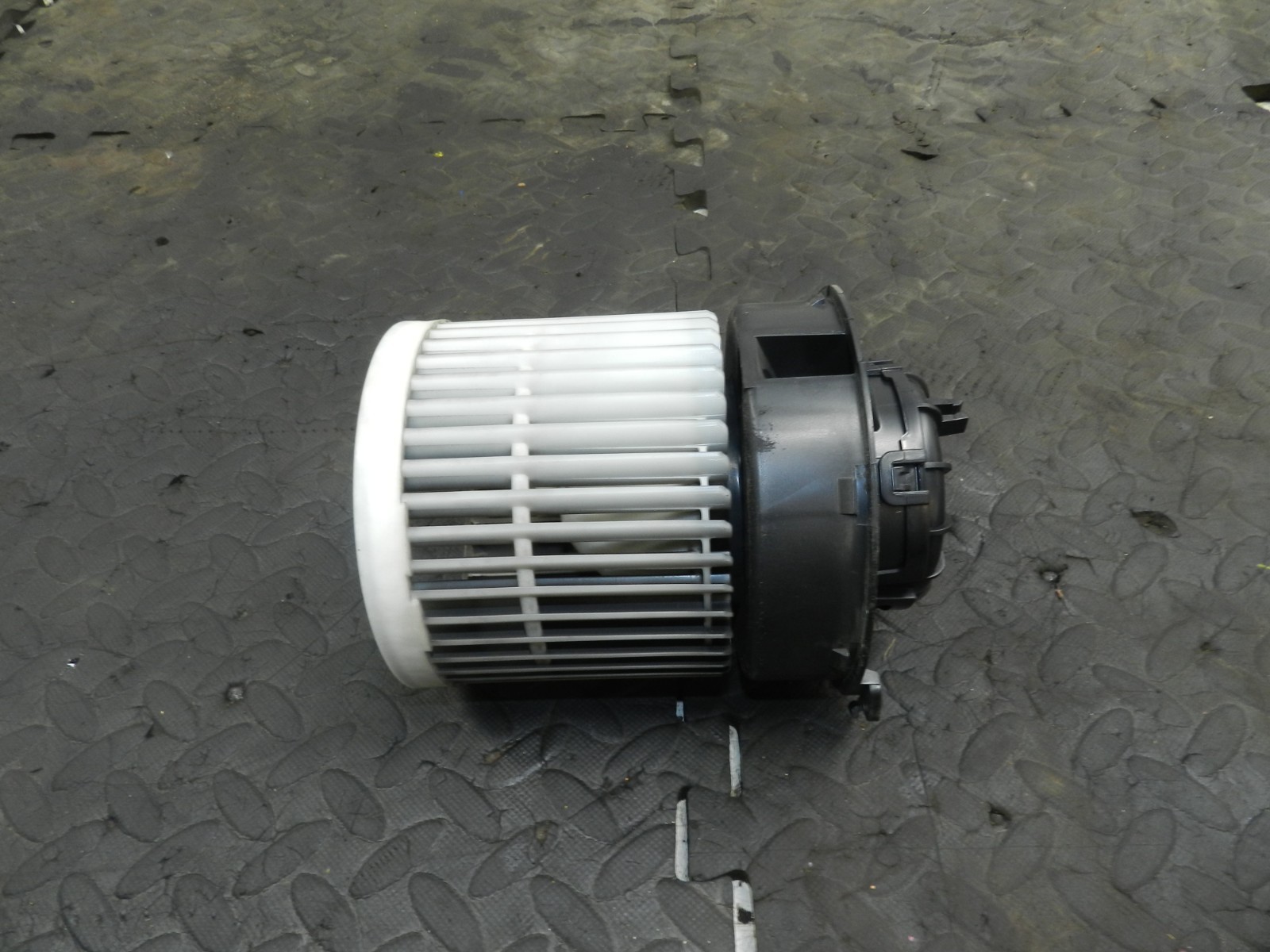 180. 2018 RENAULT KOLEOS MK2. HEATER BLOWER MOTOR FAN