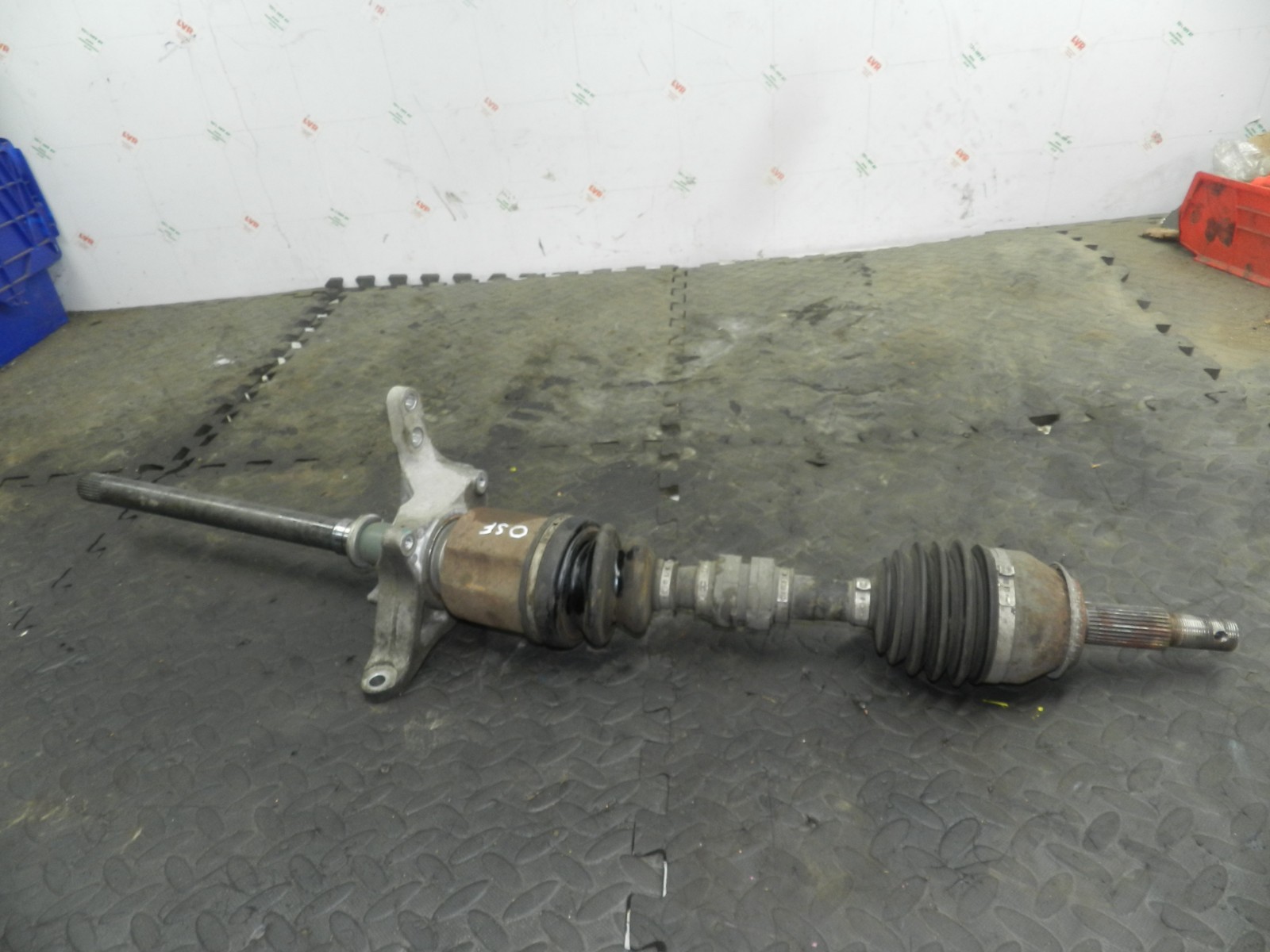 180. 2018 RENAULT KOLEOS MK2. DRIVER SIDE FRONT DRIVE SHAFT - Image 2