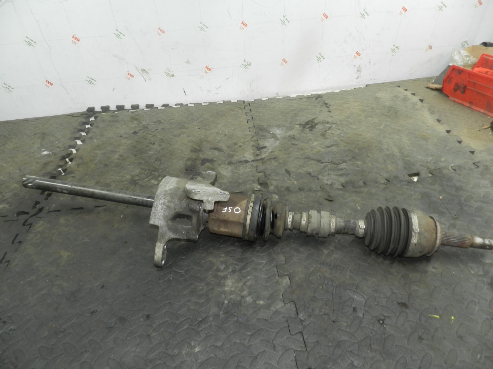 180. 2018 RENAULT KOLEOS MK2. DRIVER SIDE FRONT DRIVE SHAFT - Image 3