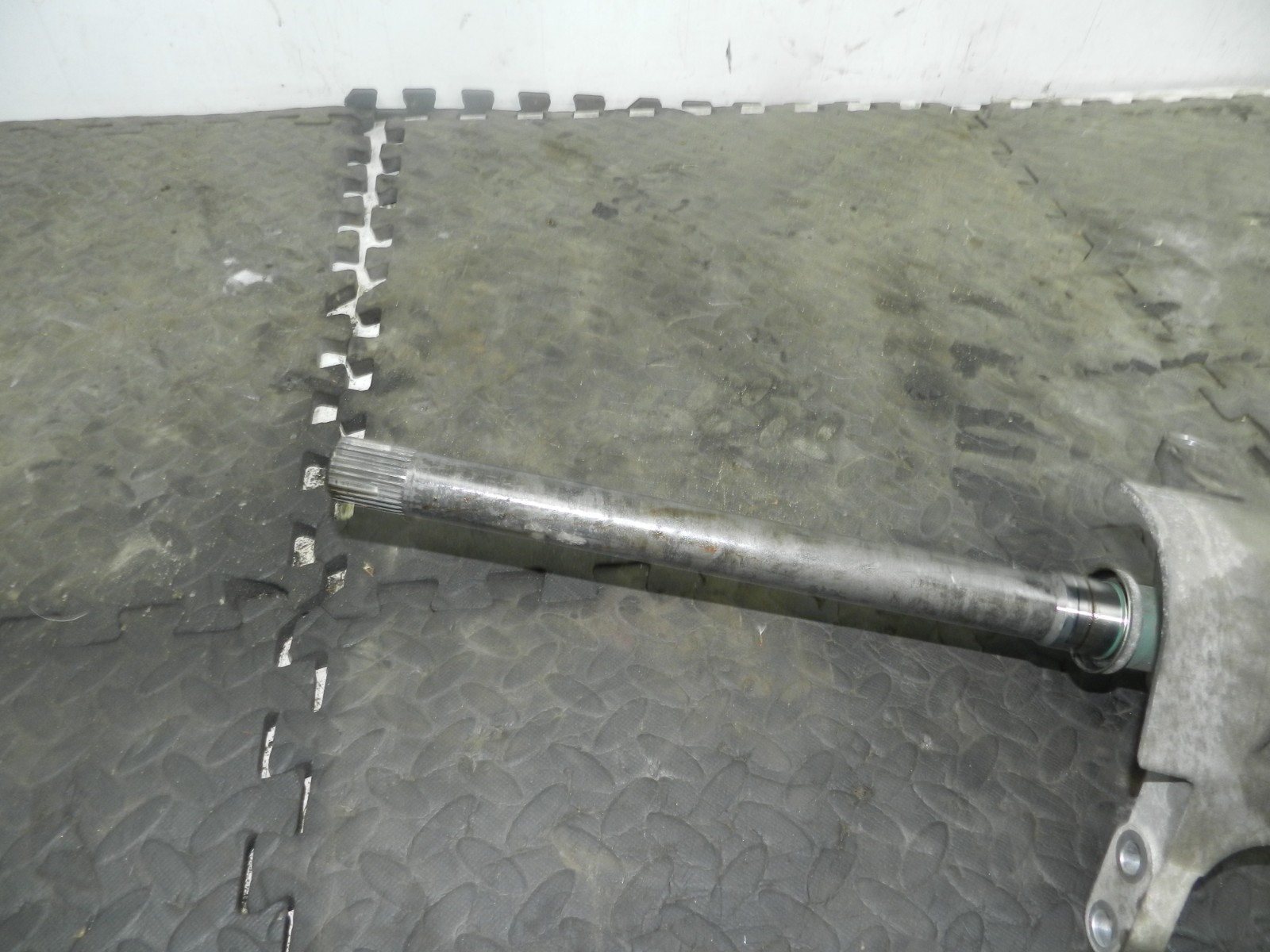 180. 2018 RENAULT KOLEOS MK2. DRIVER SIDE FRONT DRIVE SHAFT - Image 5