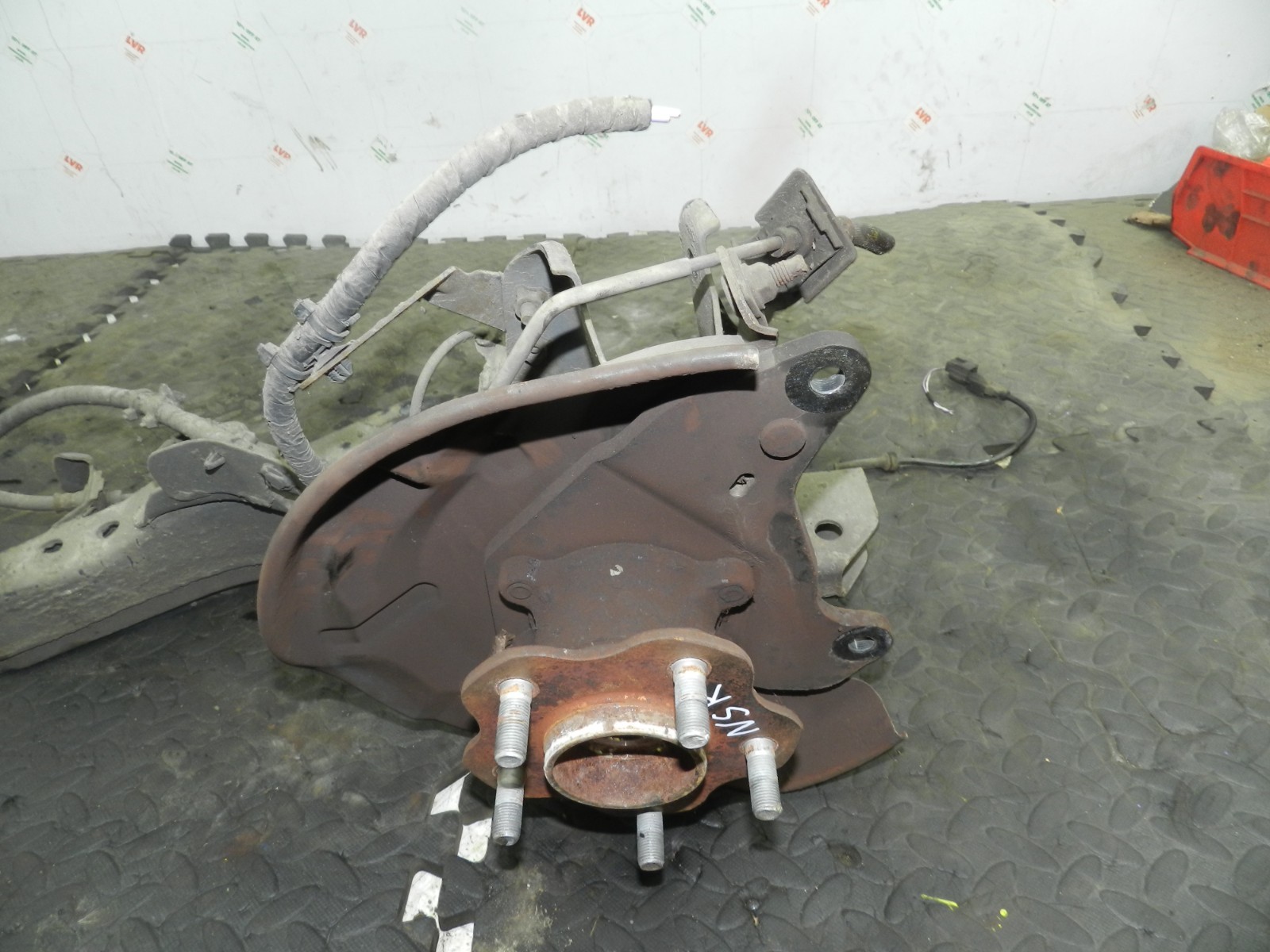 180. 2018 RENAULT KOLEOS MK2. PASSENGER SIDE REAR WHEEL HUB STUB AXLE - Image 2