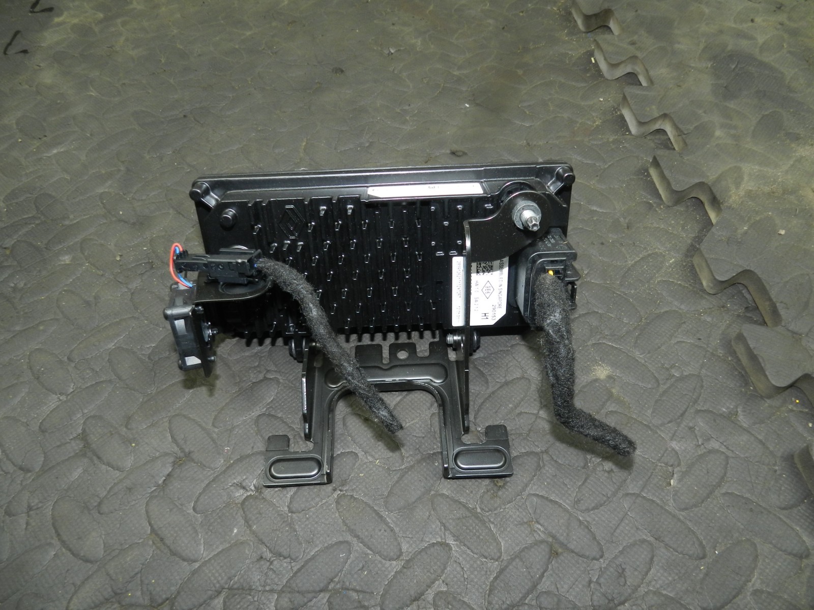 180. 2018 RENAULT KOLEOS MK2. FRONT WINDSCREEN CAMERA SENSOR MODULE 284625670R