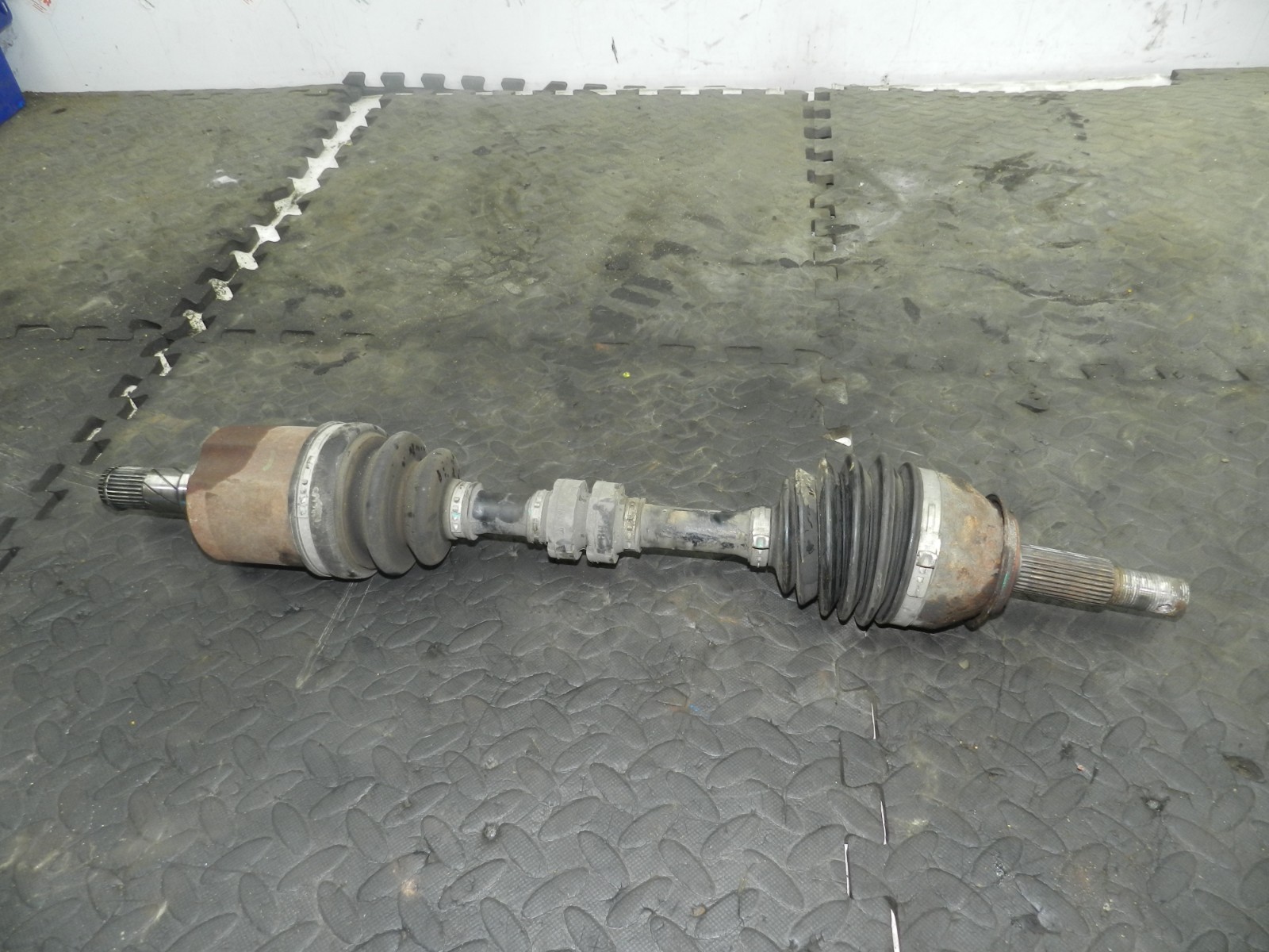 180. 2018 RENAULT KOLEOS MK2. PASSENGER SIDE FRONT DRIVE SHAFT - Image 2