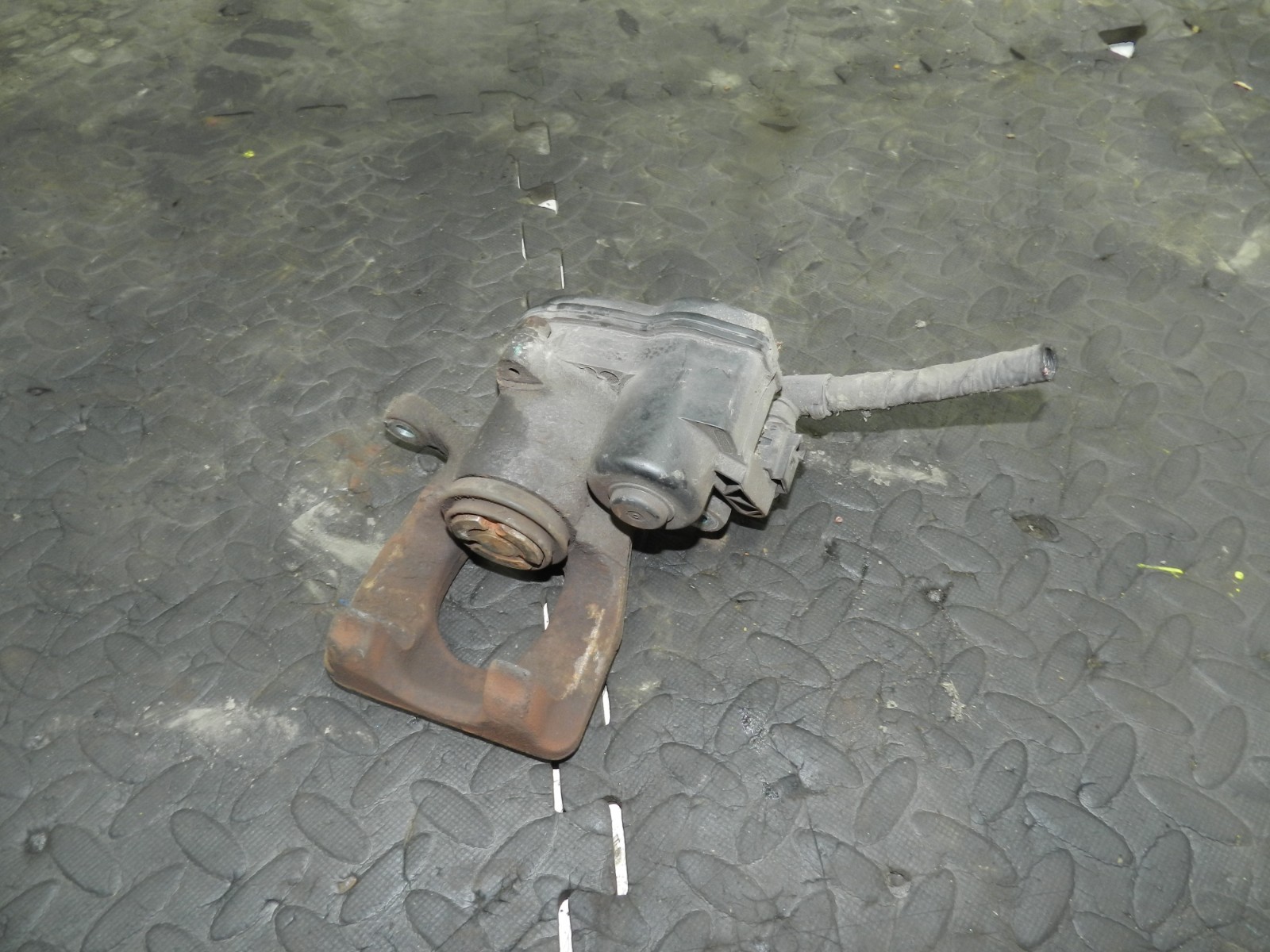 180. 2018 RENAULT KOLEOS MK2. PASSENGER REAR BRAKE CALIPER ELECTRIC HANDBRAKE - Image 5