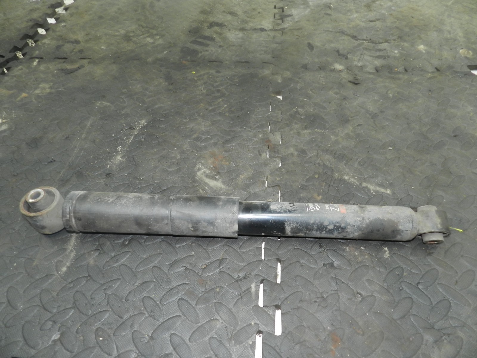 180. 2018 RENAULT KOLEOS MK2. PASSENGER SIDE REAR SHOCK ABSORBER - Image 2