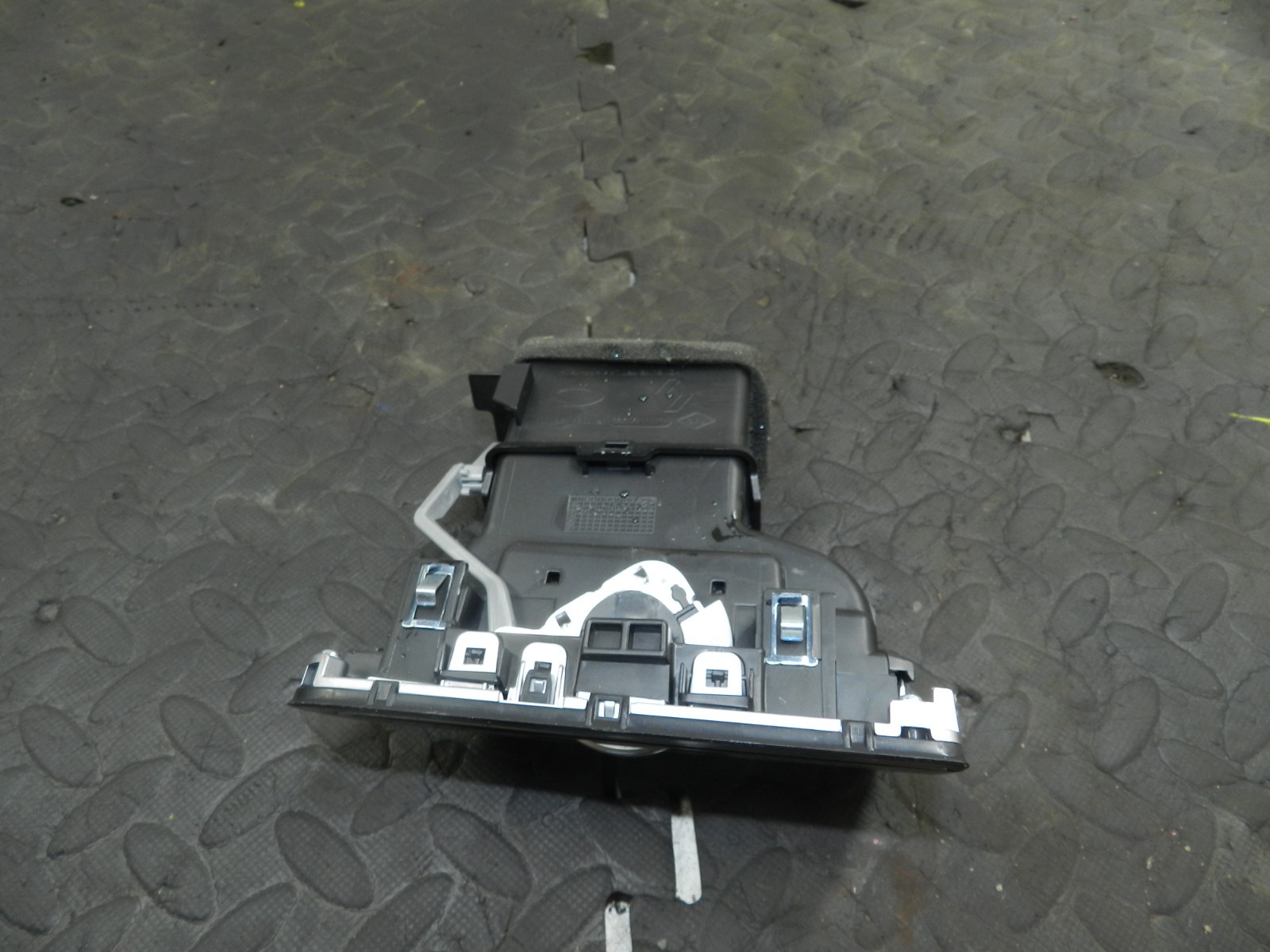 180. 2018 RENAULT KOLEOS MK2. AIR BLOWER VENT - Image 2