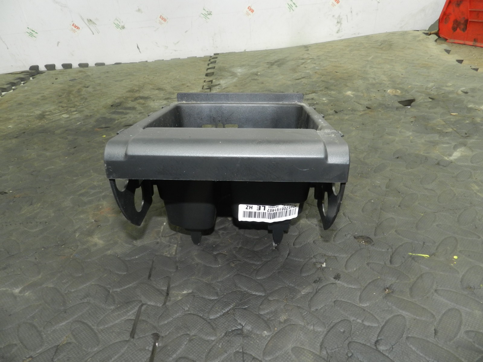 180. 2018 RENAULT KOLEOS MK2. CUP HOLDER FRAME CENTRE CONSOLE - Image 4