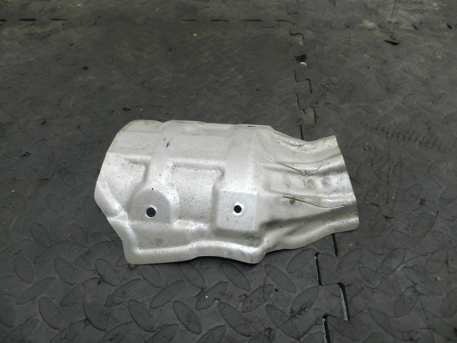 180. 2018 RENAULT KOLEOS MK2. EXHAUST HEAT SHIELD - Image 2