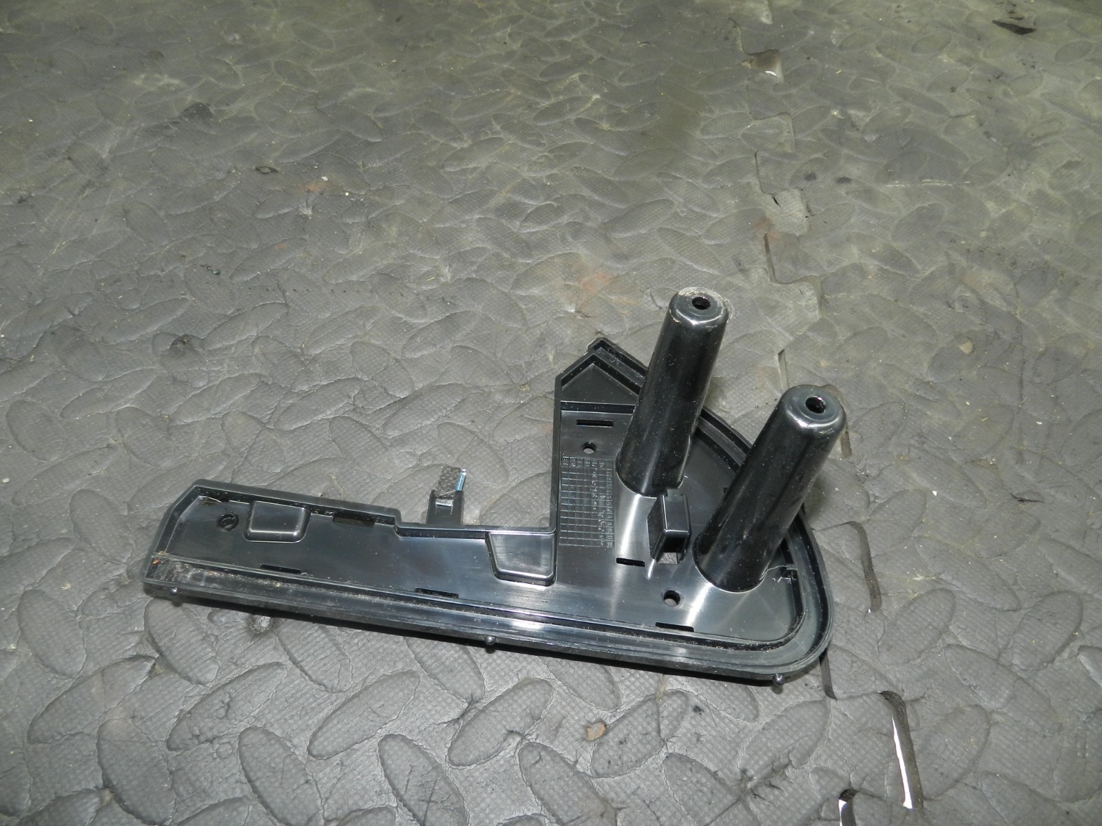 180. 2018 RENAULT KOLEOS MK2. SIDE GUIDE RAIL FRAME