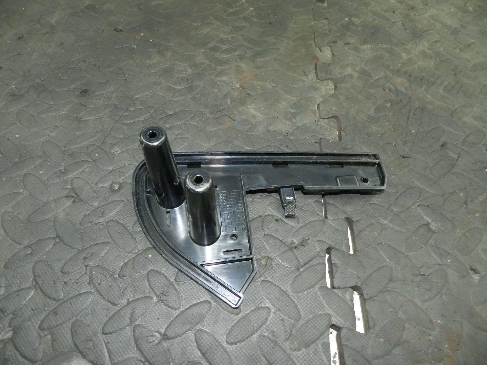 180. 2018 RENAULT KOLEOS MK2. SIDE GUIDE RAIL FRAME - Image 2