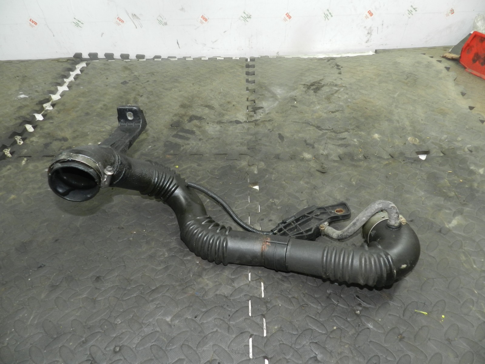 180. 2018 RENAULT KOLEOS MK2. BOOST AIR PIPE INTAKE