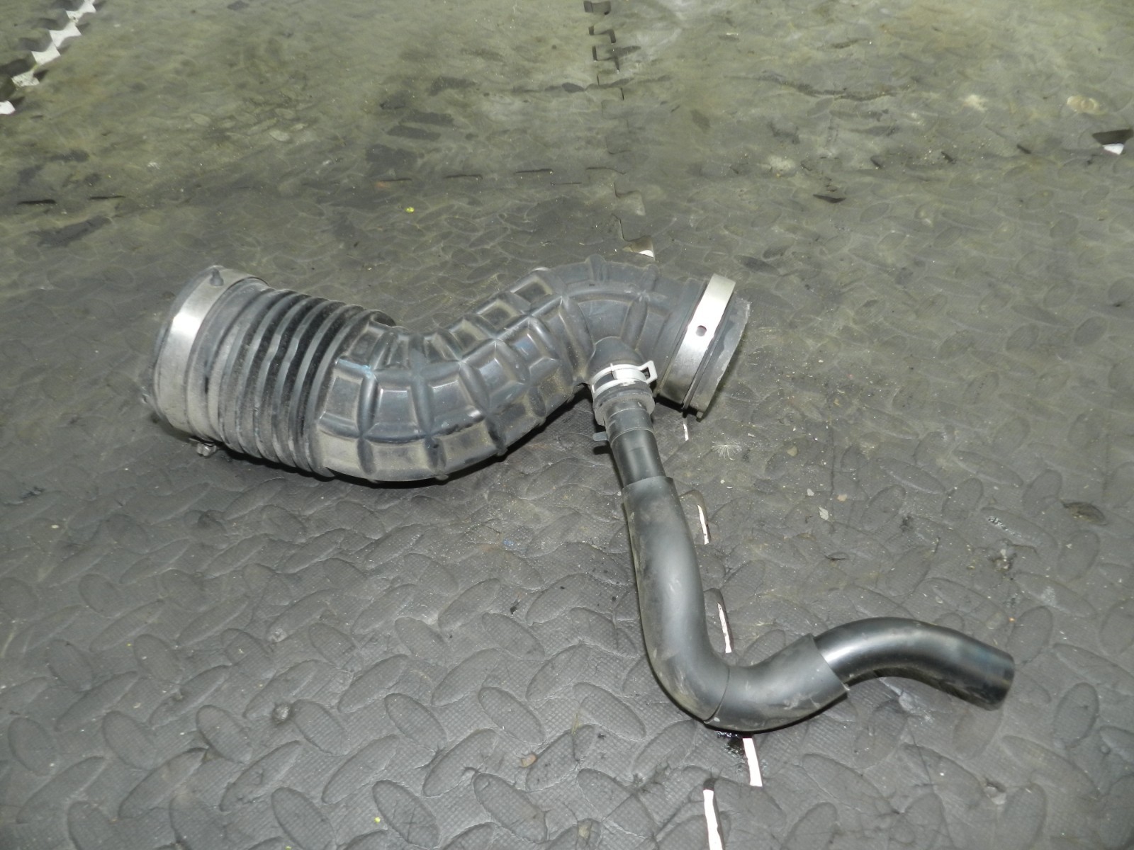 180. 2018 RENAULT KOLEOS MK2. AIR INTAKE PIPE