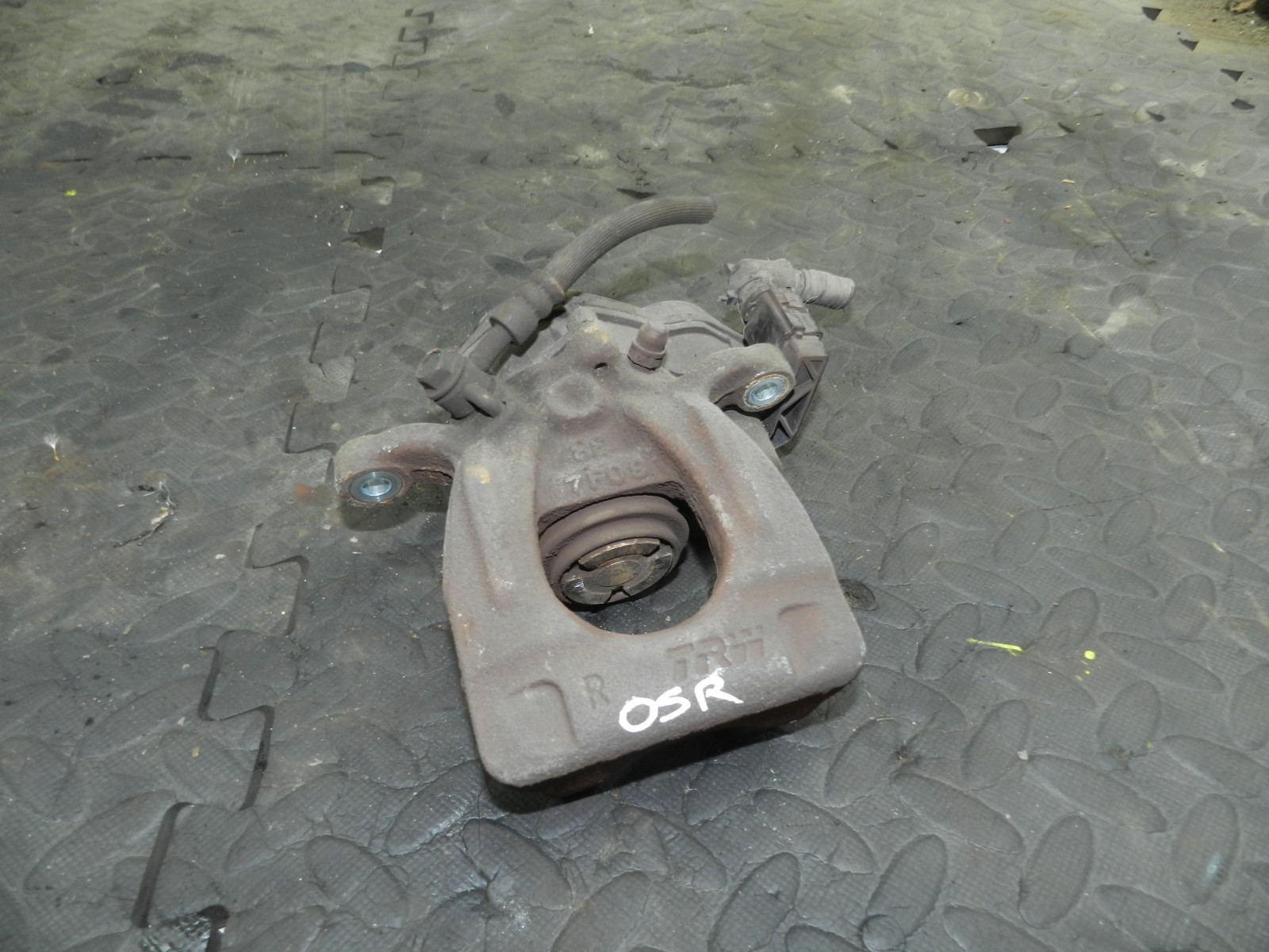180. 2018 RENAULT KOLEOS MK2. DRIVER SIDE REAR BRAKE CALIPER ELECTRIC HAND BRAKE - Image 2