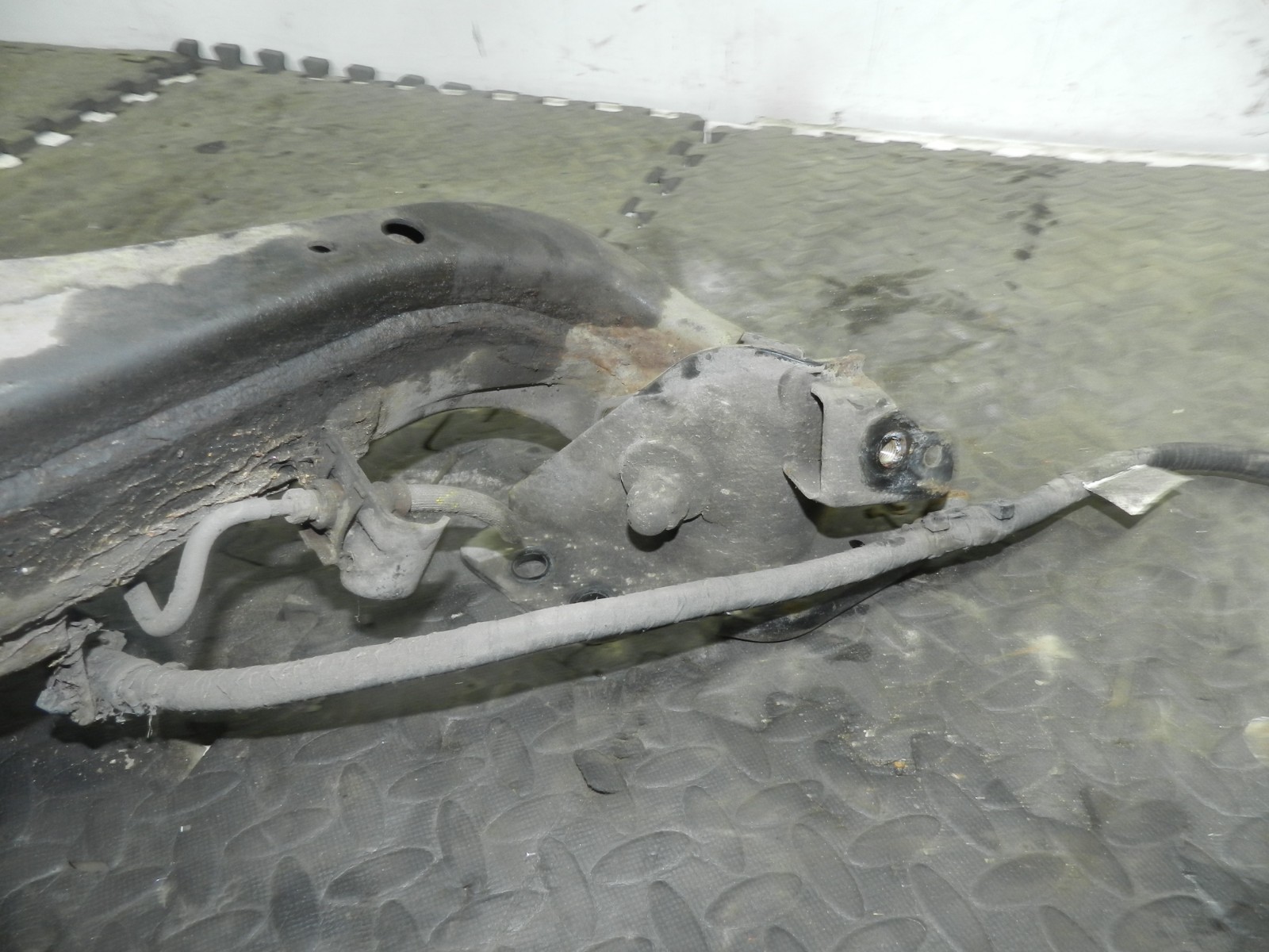 180. 2018 RENAULT KOLEOS MK2. DRIVER SIDE REAR WHEEL HUB STUB AXLE - Image 3