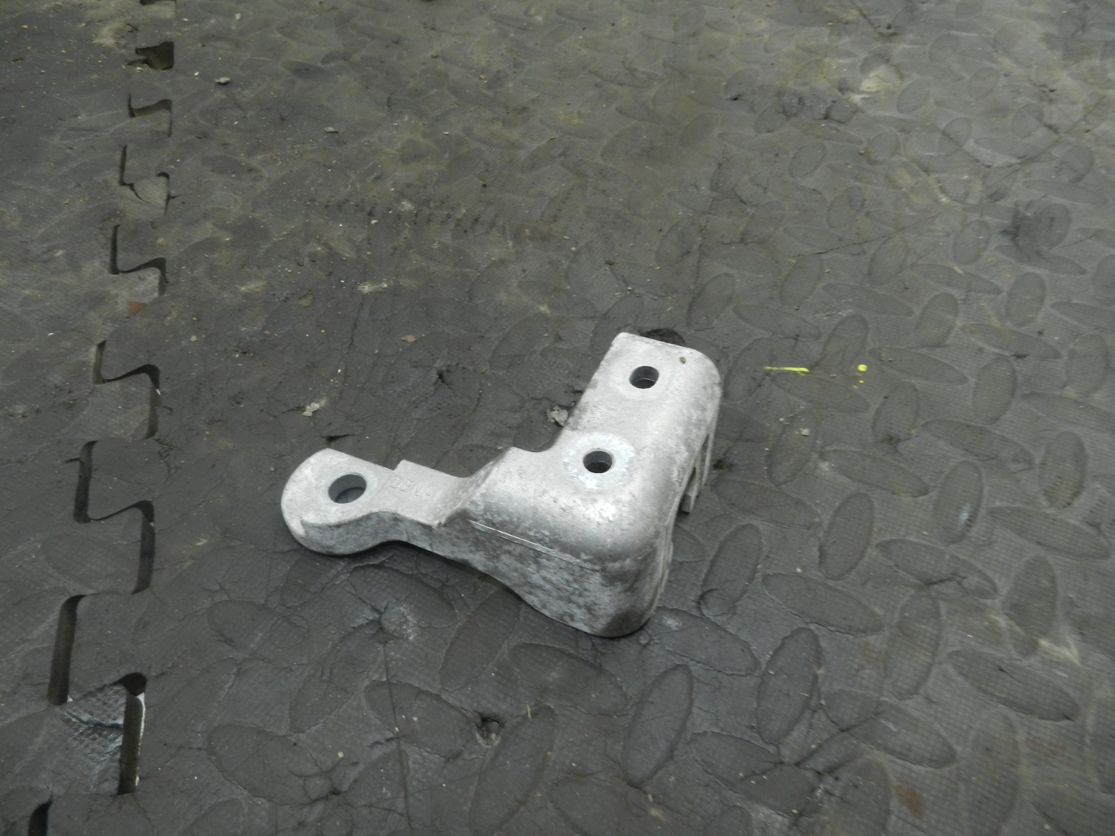 180. 2018 RENAULT KOLEOS MK2. GEAR SELECTOR MOUNT - Image 2