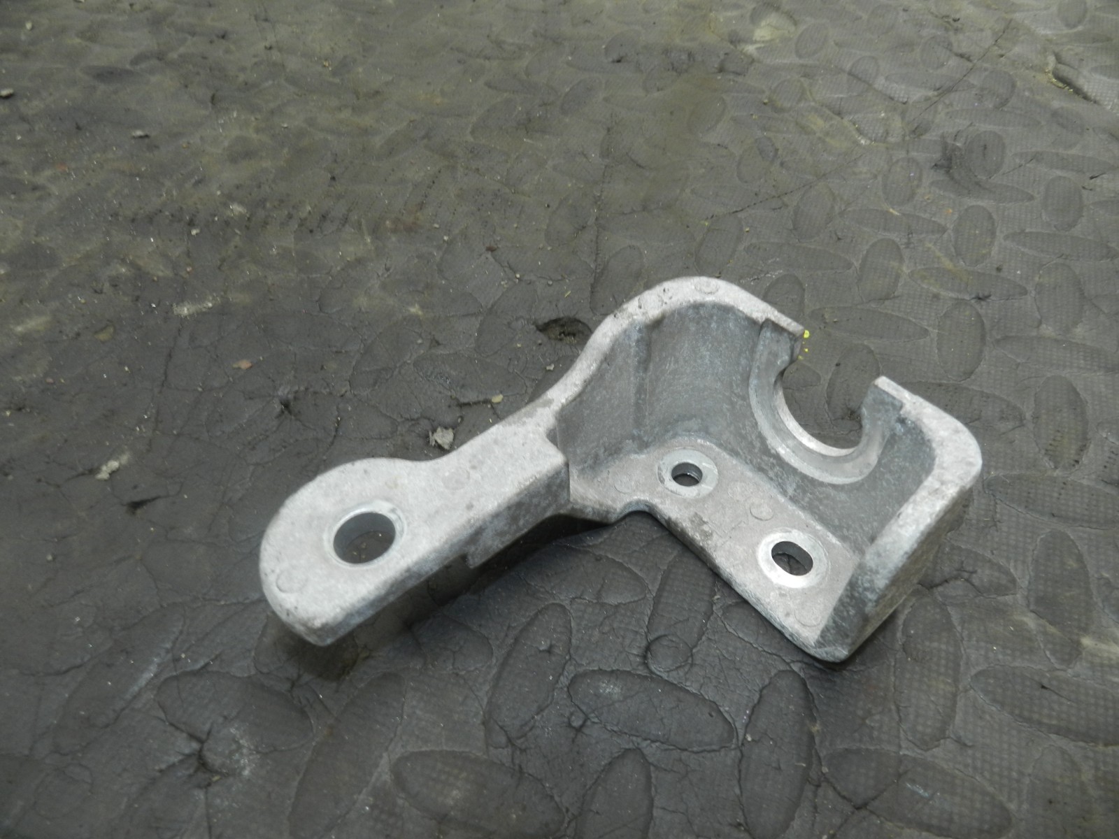 180. 2018 RENAULT KOLEOS MK2. GEAR SELECTOR MOUNT - Image 3