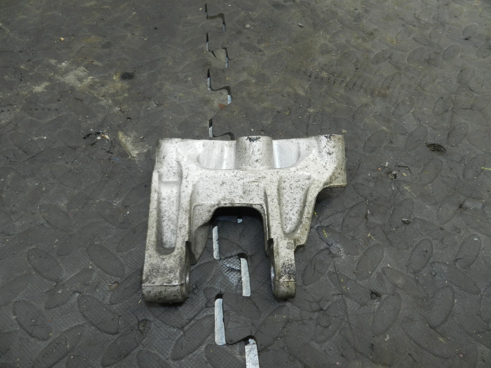 180. 2018 RENAULT KOLEOS MK2. ENGINE MOUNT FRAME