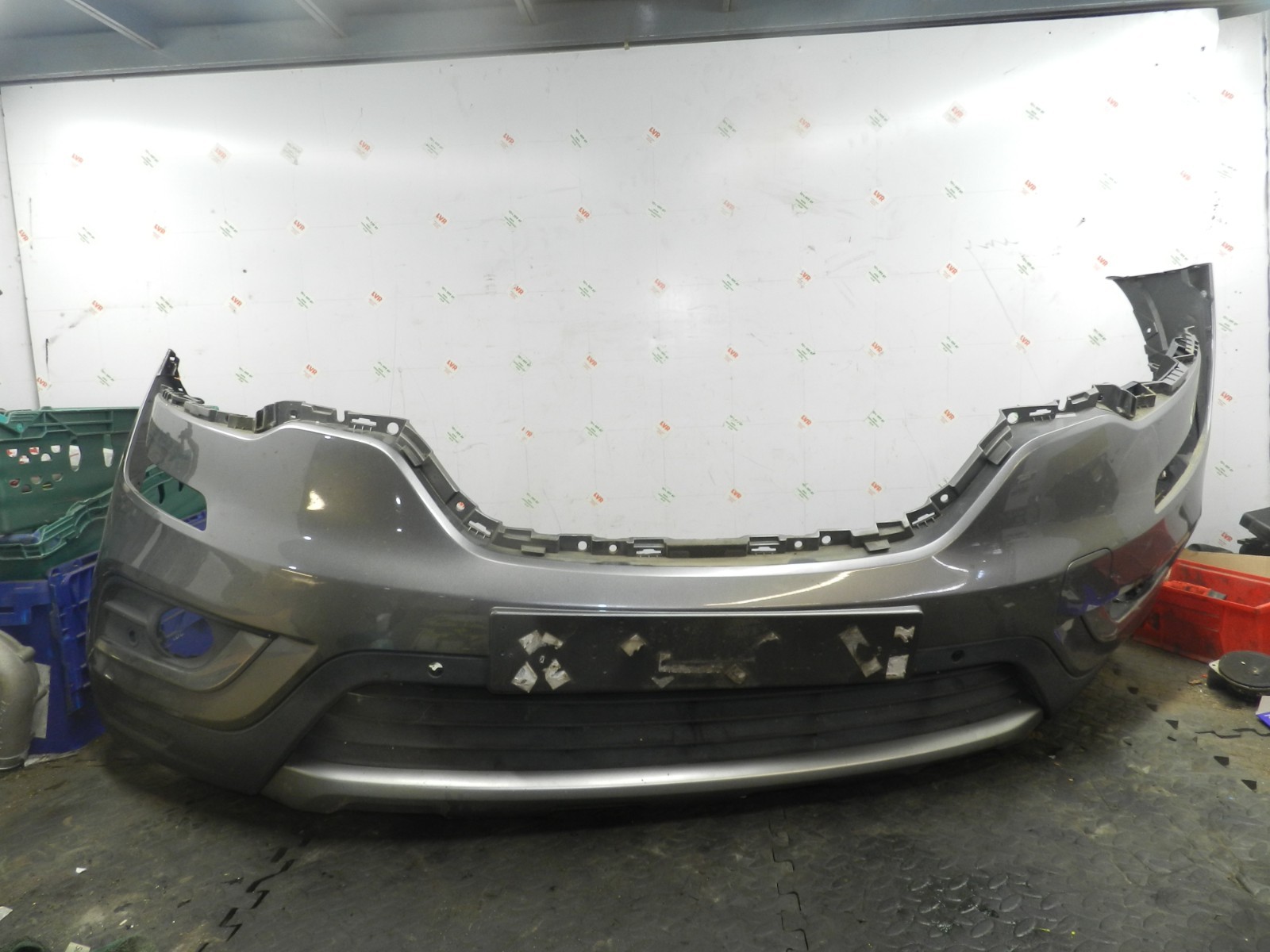 180. 2018 RENAULT KOLEOS MK2. FRONT BUMPER IN SILVER