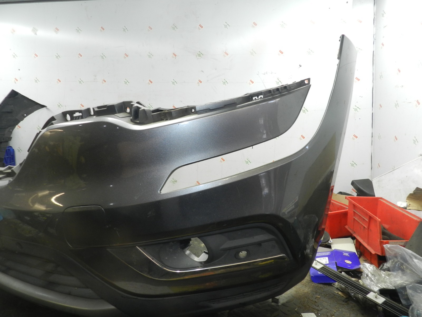 180. 2018 RENAULT KOLEOS MK2. FRONT BUMPER IN SILVER - Image 2