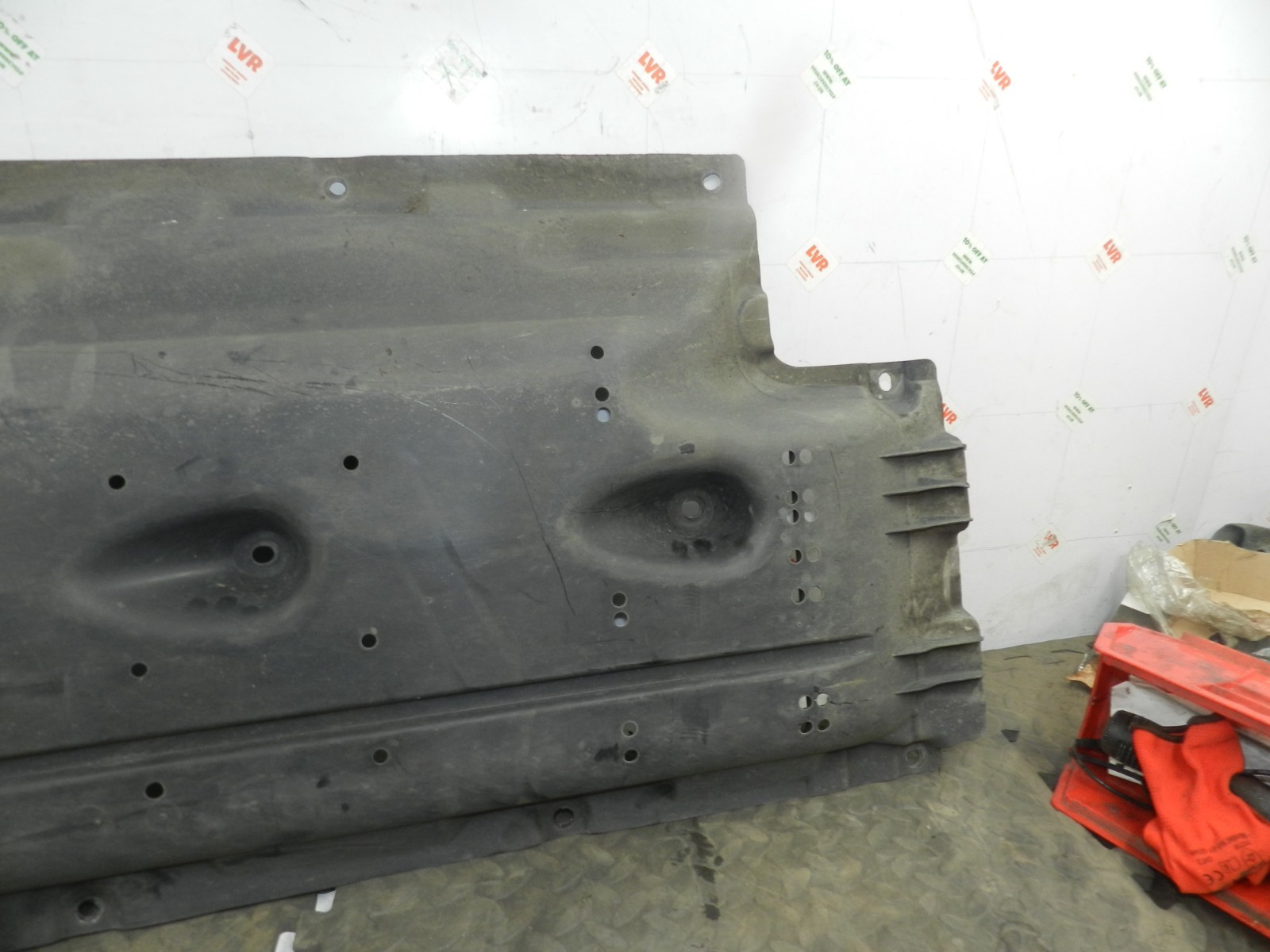 180. 2018 RENAULT KOLEOS MK2. DRIVER SIDE UNDER CAR TRAY - Image 2