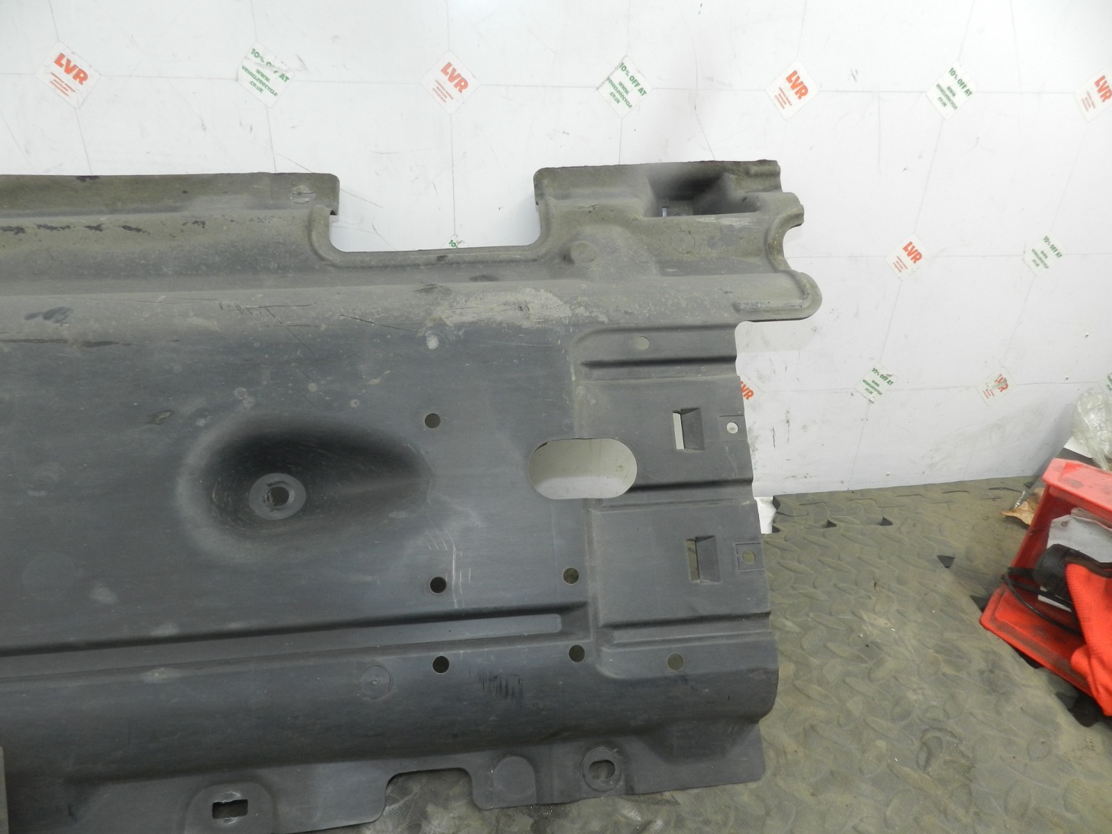 180. 2018 RENAULT KOLEOS MK2. PASSENGER SIDE UNDER CAR TRAY - Image 2