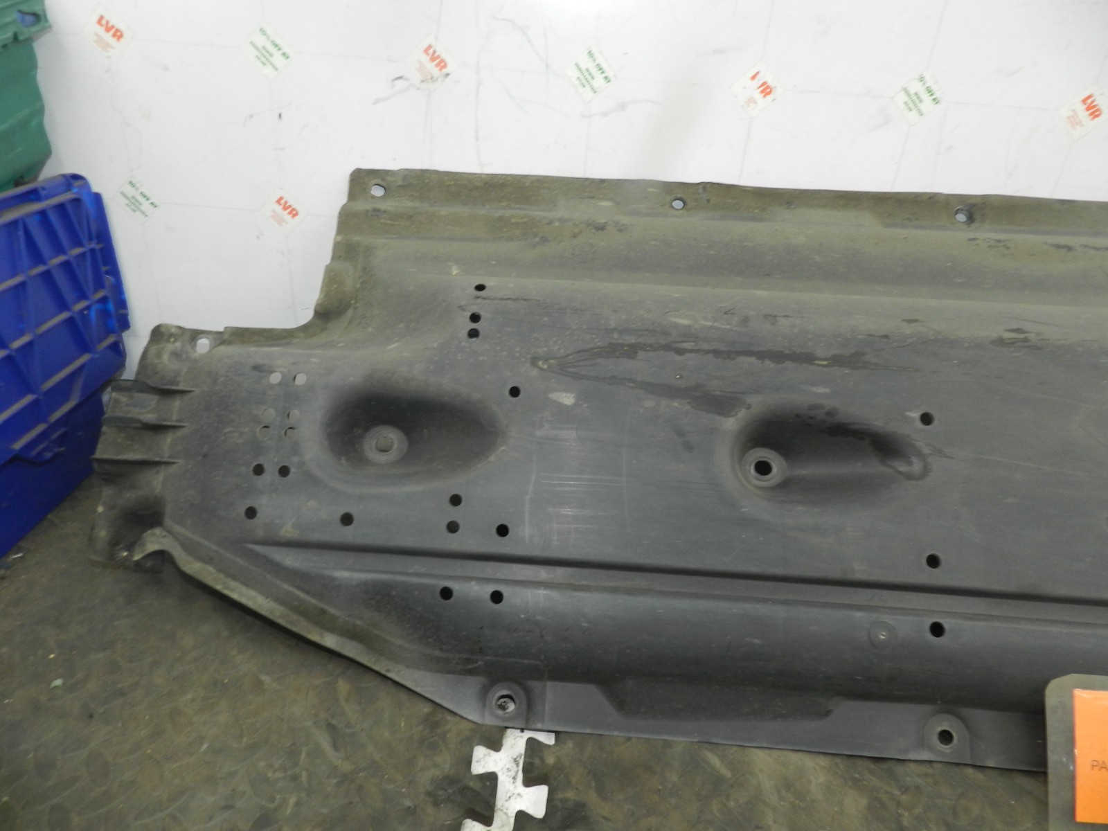 180. 2018 RENAULT KOLEOS MK2. PASSENGER SIDE UNDER CAR TRAY - Image 4
