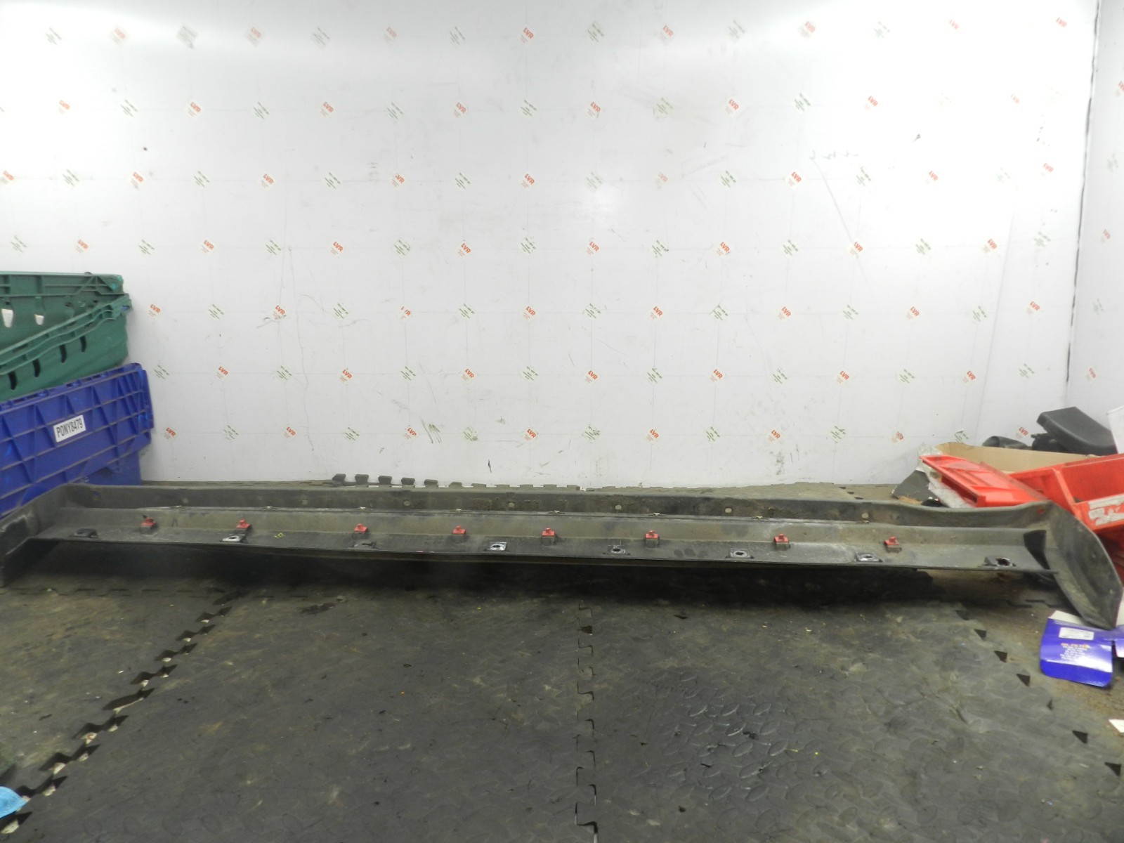 180. 2018 RENAULT KOLEOS MK2. DRIVER SIDE SKIRT STEP TRIM - Image 9