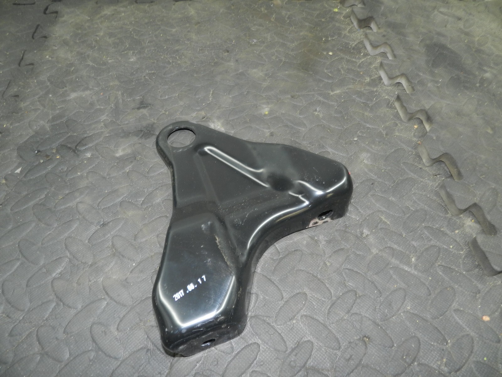 180. 2018 RENAULT KOLEOS MK2. REAR SEAT MOUNT FRAME