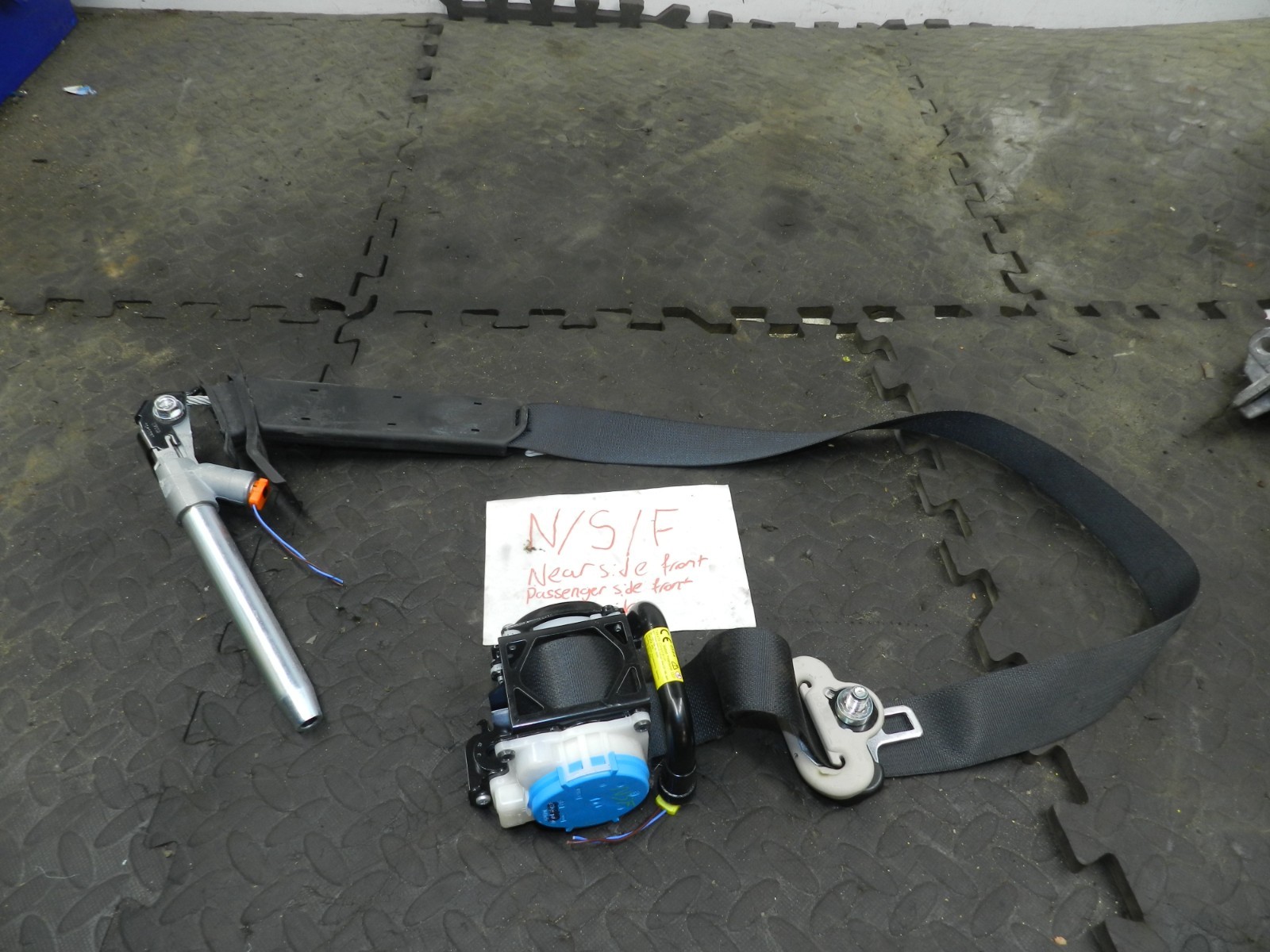 180. 2018 RENAULT KOLEOS MK2. PASSENGER SIDE FRONT SEAT BELT