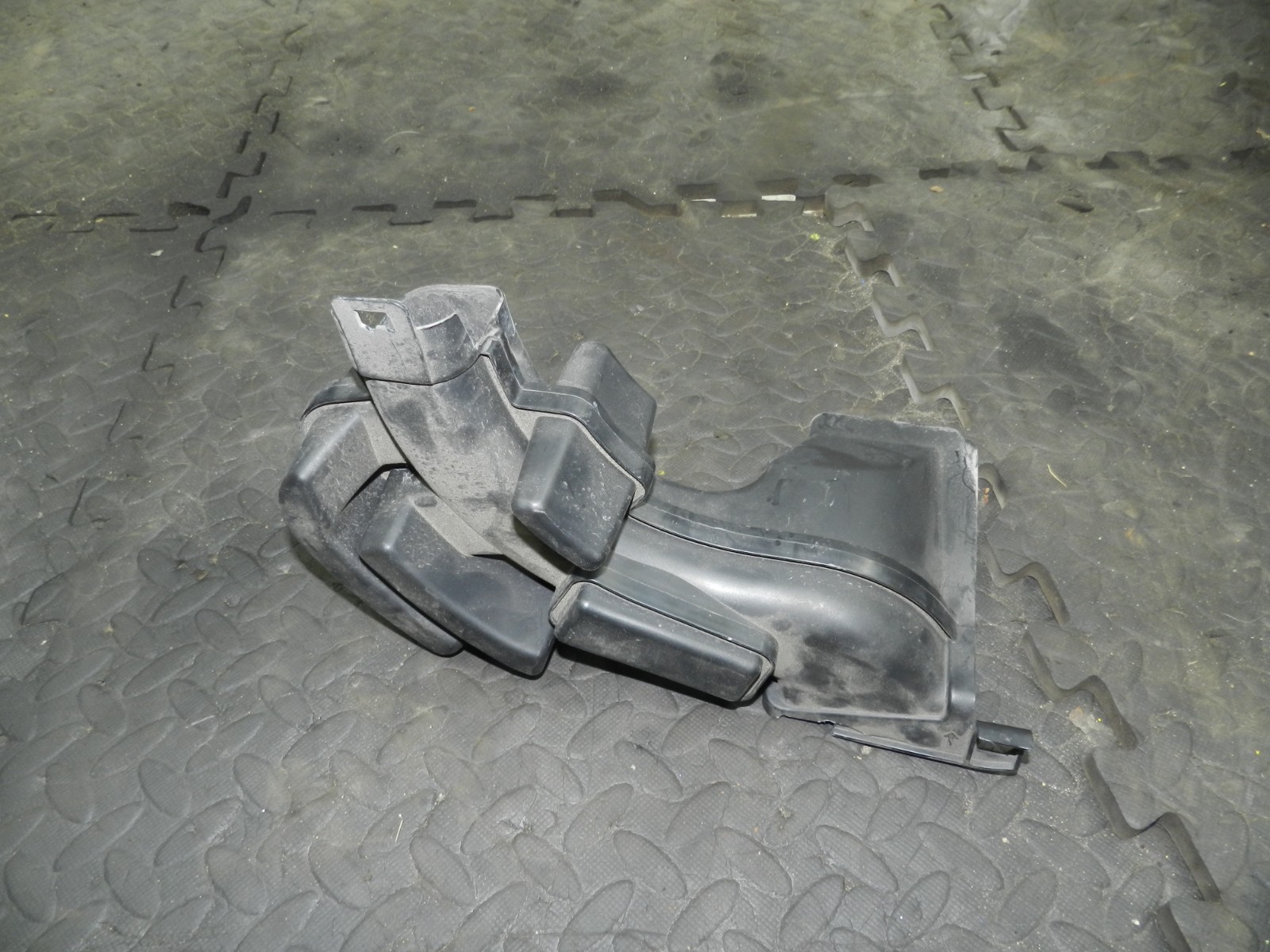 180. 2018 RENAULT KOLEOS MK2. AIR DUCT PIPE