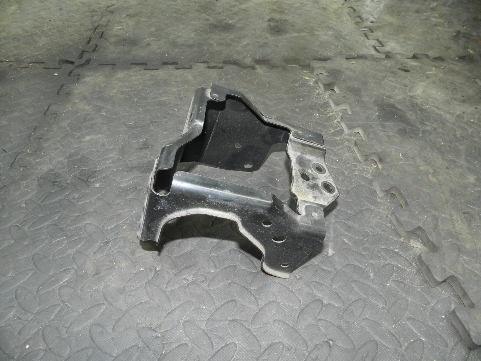 180. 2018 RENAULT KOLEOS MK2. MOUNT FRAME - Image 2