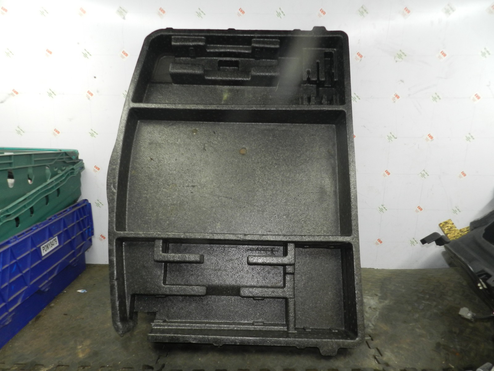 180. 2018 RENAULT KOLEOS MK2. BOOT FOAM INSERT SMALL CUT OUT