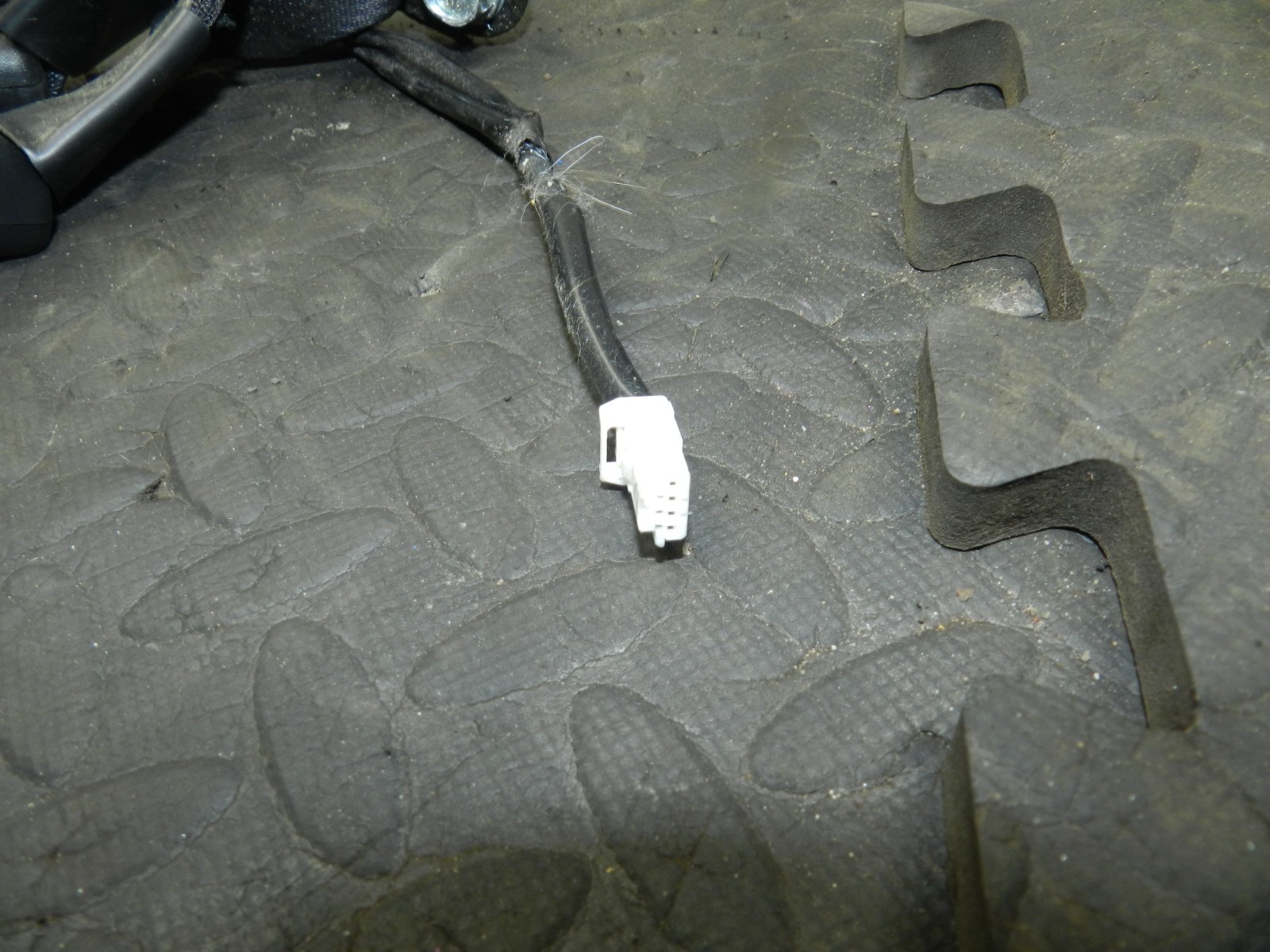 180. 2018 RENAULT KOLEOS MK2. DRIVER SIDE SEAT BELT BUCKLES - Image 4