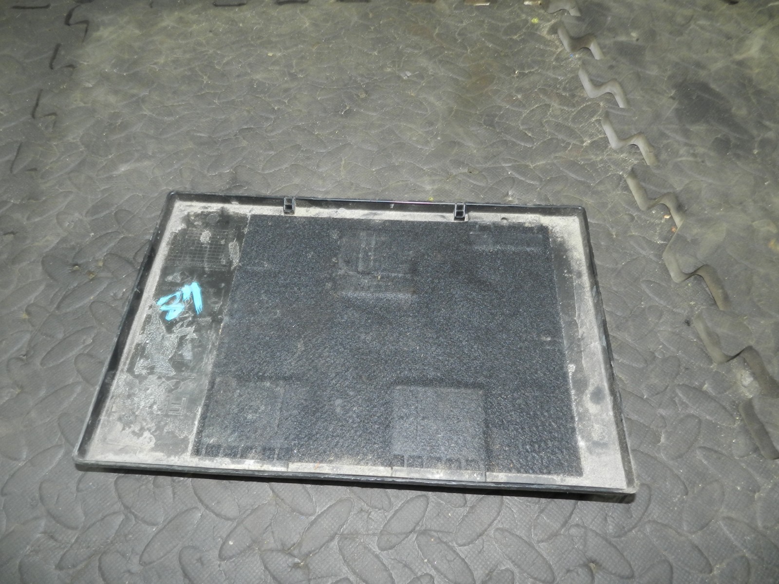 180. 2018 RENAULT KOLEOS MK2. BATTERY TRAY
