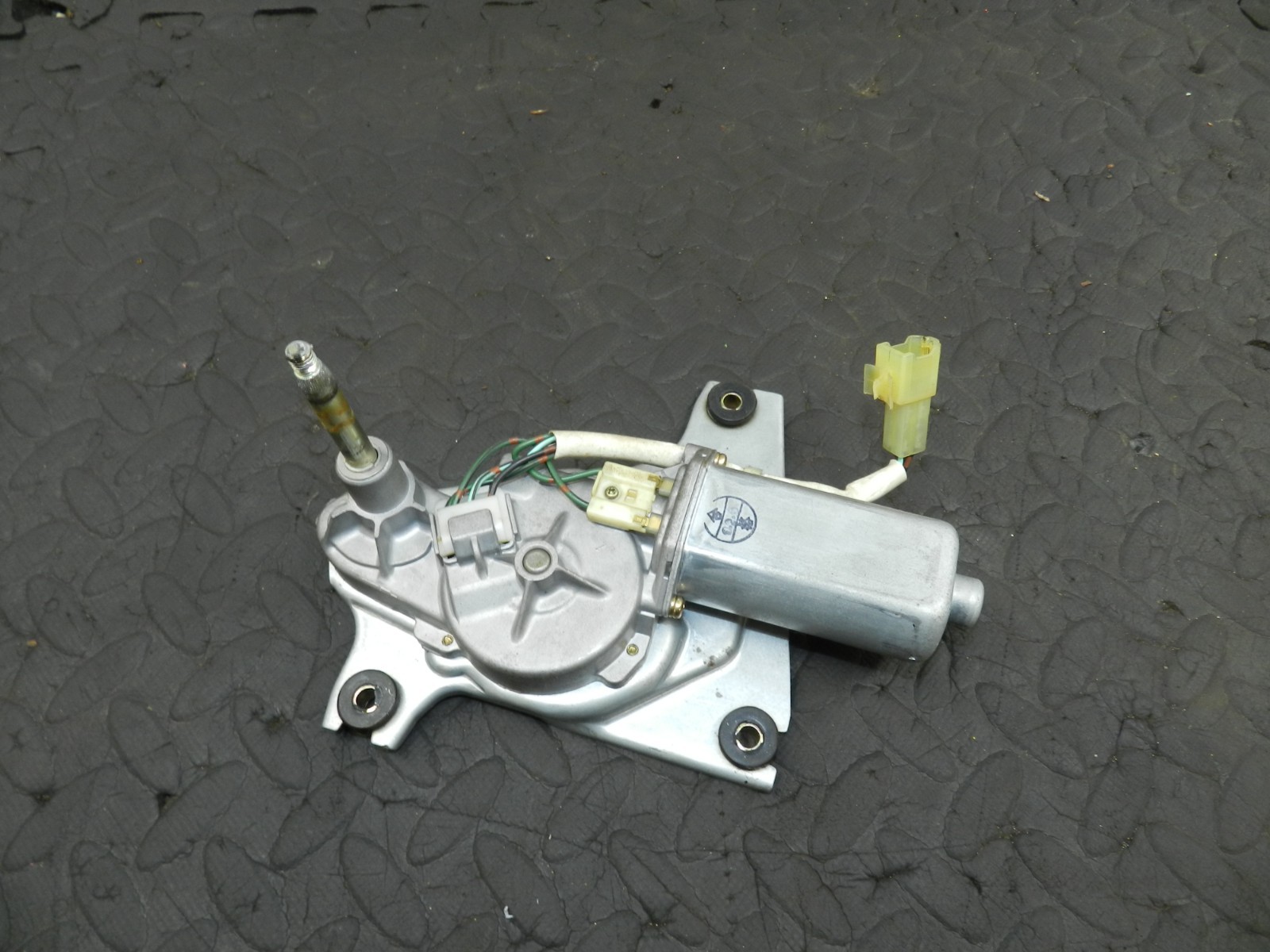 162. 1996 HONDA SMX. BOOT LID TAIL GATE REAR WIPER MOTOR