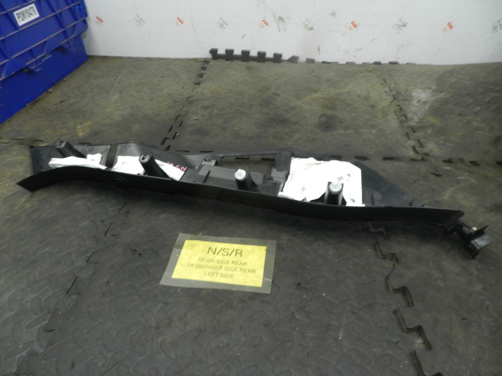 180. 2018 RENAULT KOLEOS MK2. PASSENGER SIDE REAR SEAT SIDE TRIM