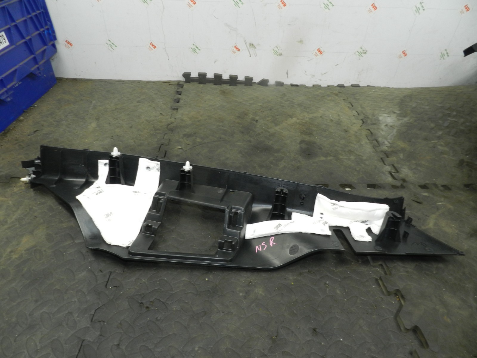180. 2018 RENAULT KOLEOS MK2. PASSENGER SIDE REAR SEAT SIDE TRIM - Image 2