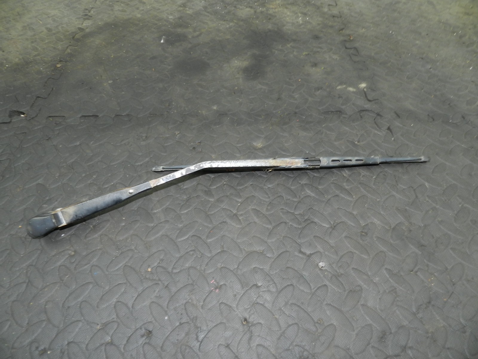 162. 1996 HONDA SMX. REAR WIPER ARM
