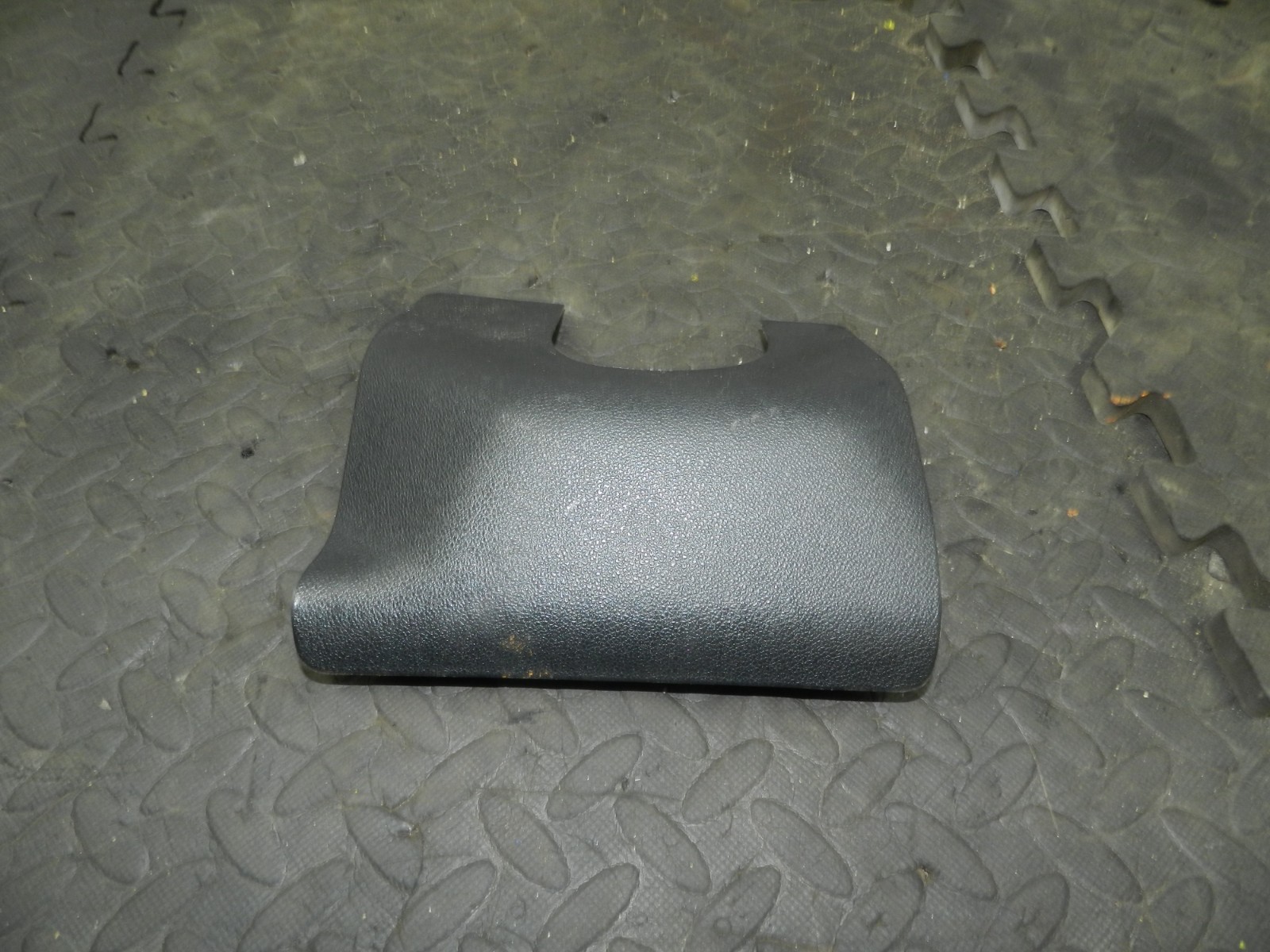 180. 2018 RENAULT KOLEOS MK2. PASSENGER SIDE REAR SEAT COVER TRIM - Image 2