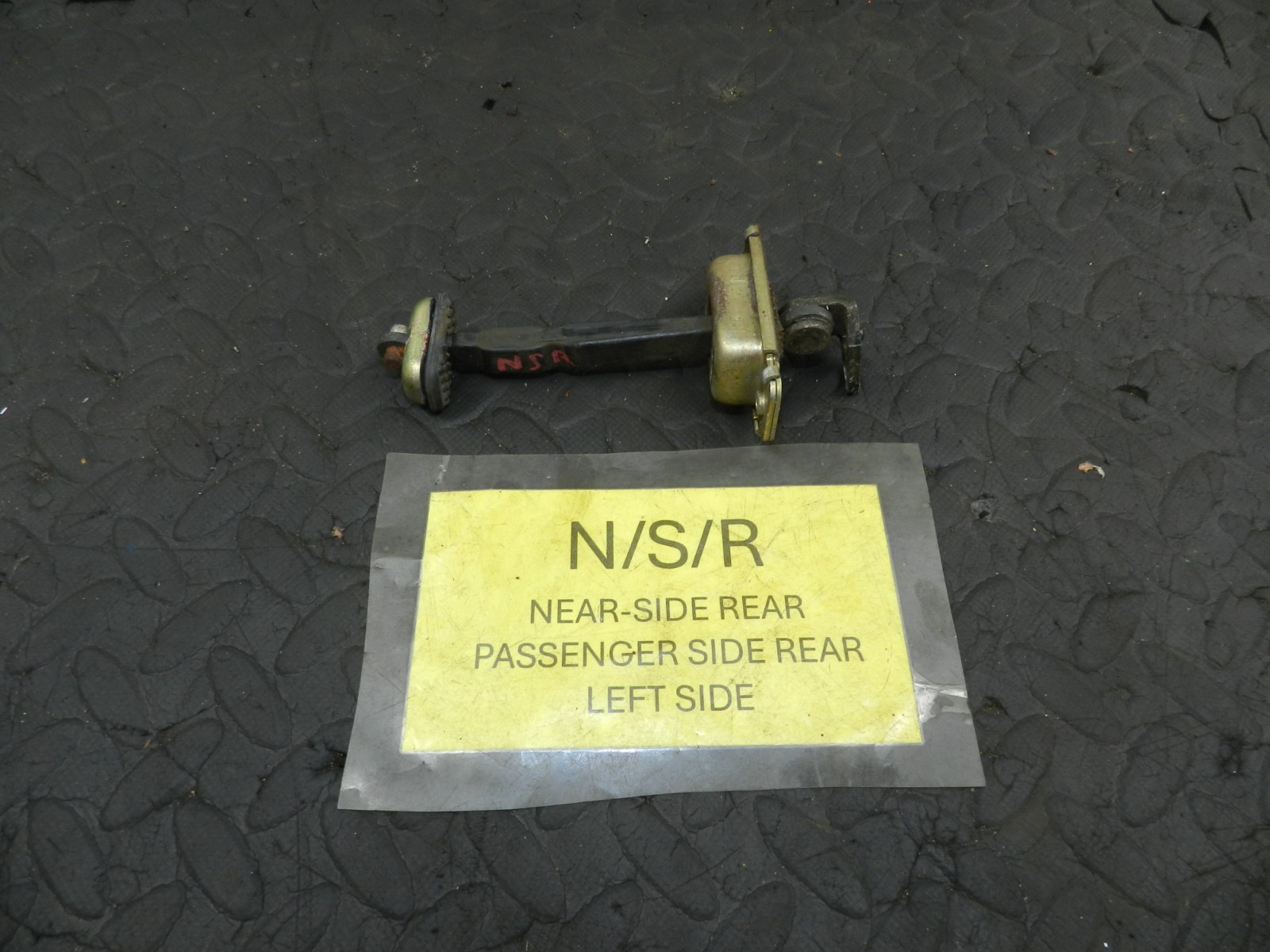 162. 1996 HONDA SMX. PASSENGER SIDE REAR DOOR STAY CHECK STRAP