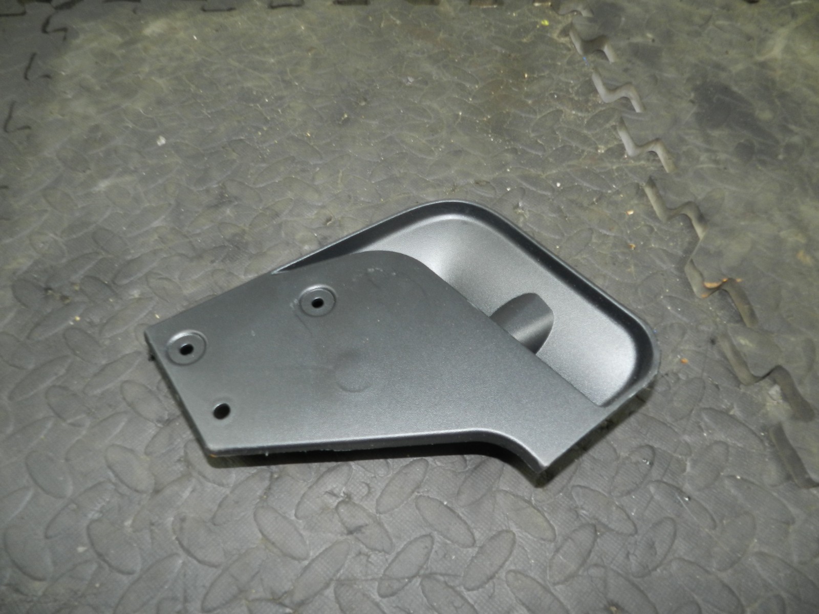 180. 2018 RENAULT KOLEOS MK2. DRIVER SIDE FRONT MUD FLAP GUARD