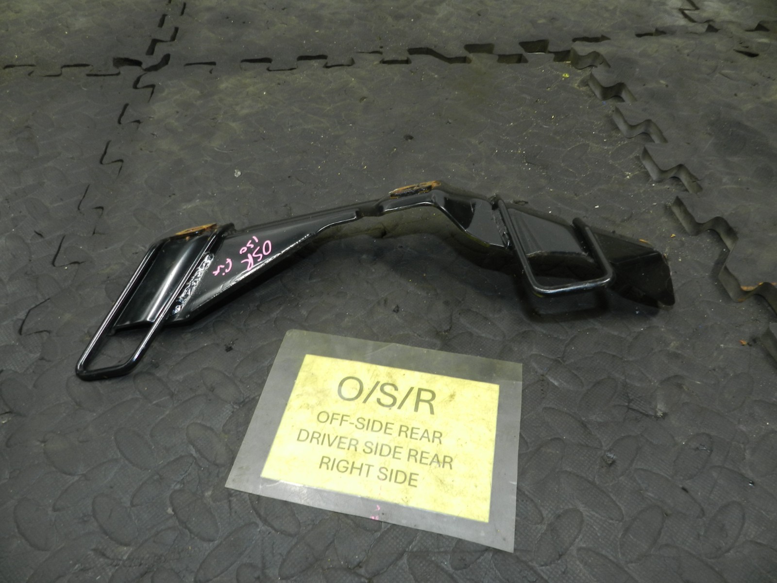 180. 2018 RENAULT KOLEOS MK2. DRIVER SIDE REAR SEAT ISO FIX FRAME