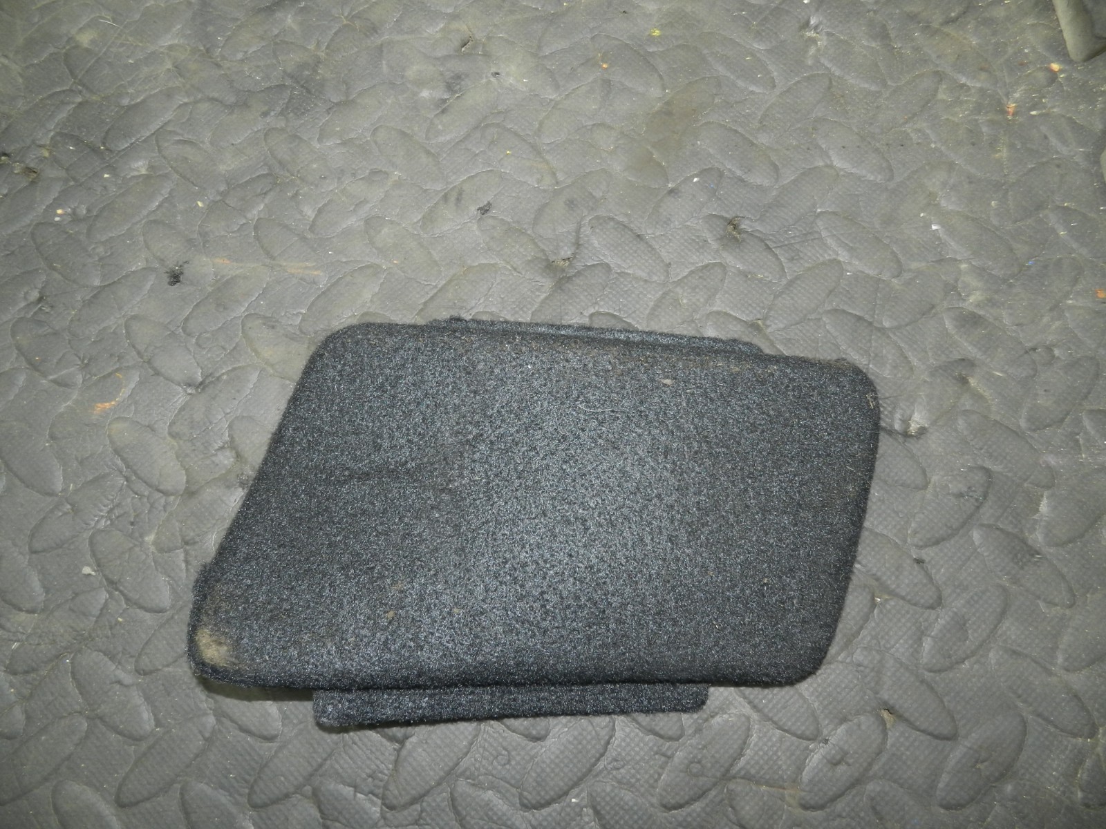 180. 2018 RENAULT KOLEOS MK2. DRIVER SIDE BOOT PANEL COVER - Image 2