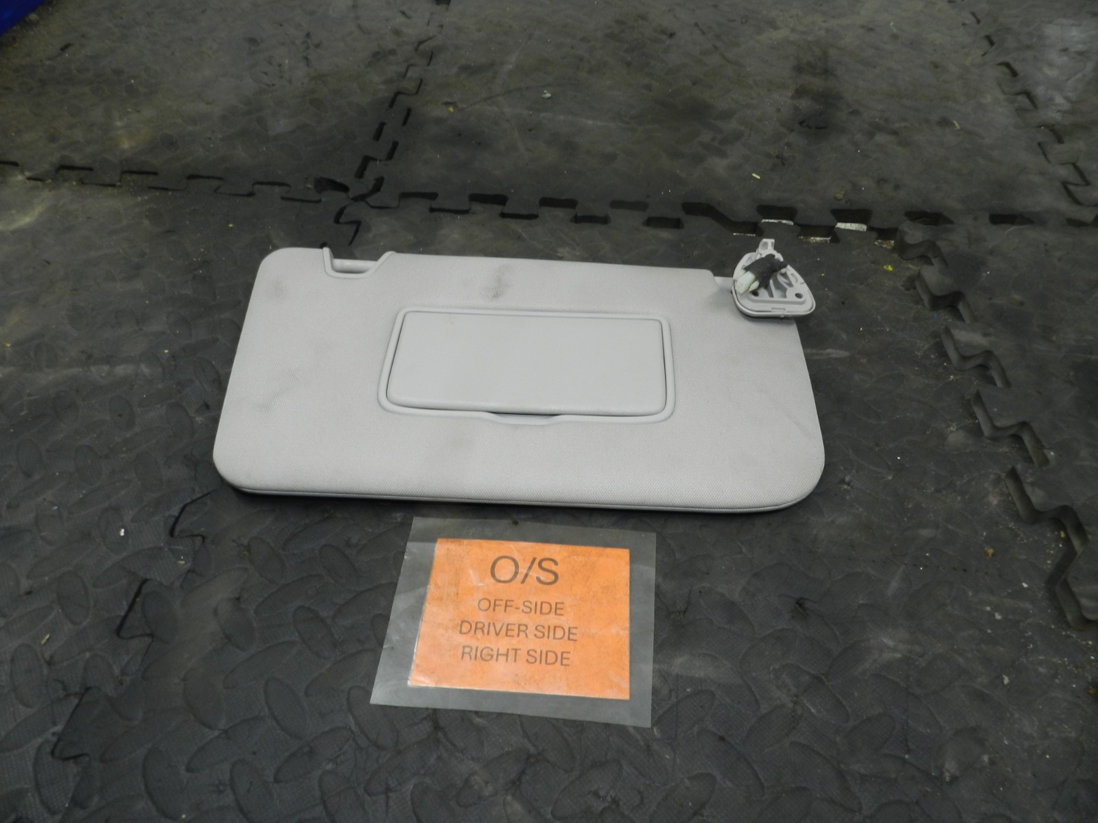 180. 2018 RENAULT KOLEOS MK2. DRIVER SIDE SUN VISOR