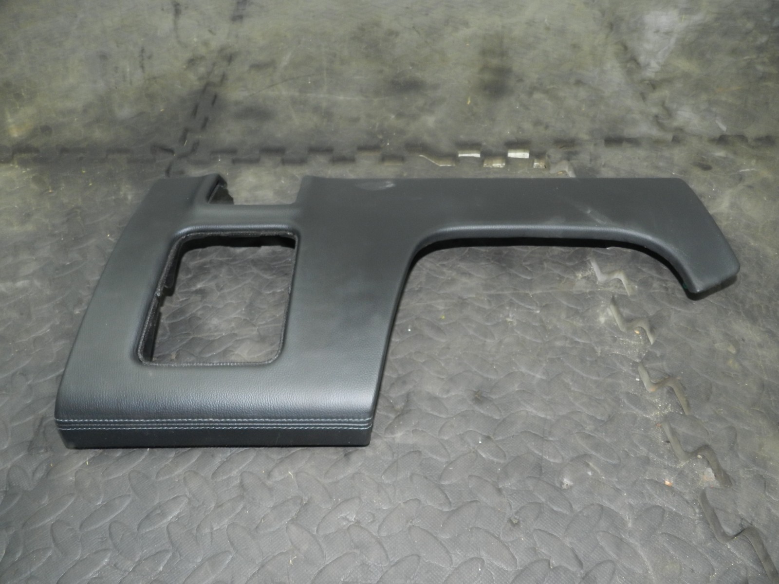 180. 2018 RENAULT KOLEOS MK2. LOWER DASH BOARD TRIM LEATHER