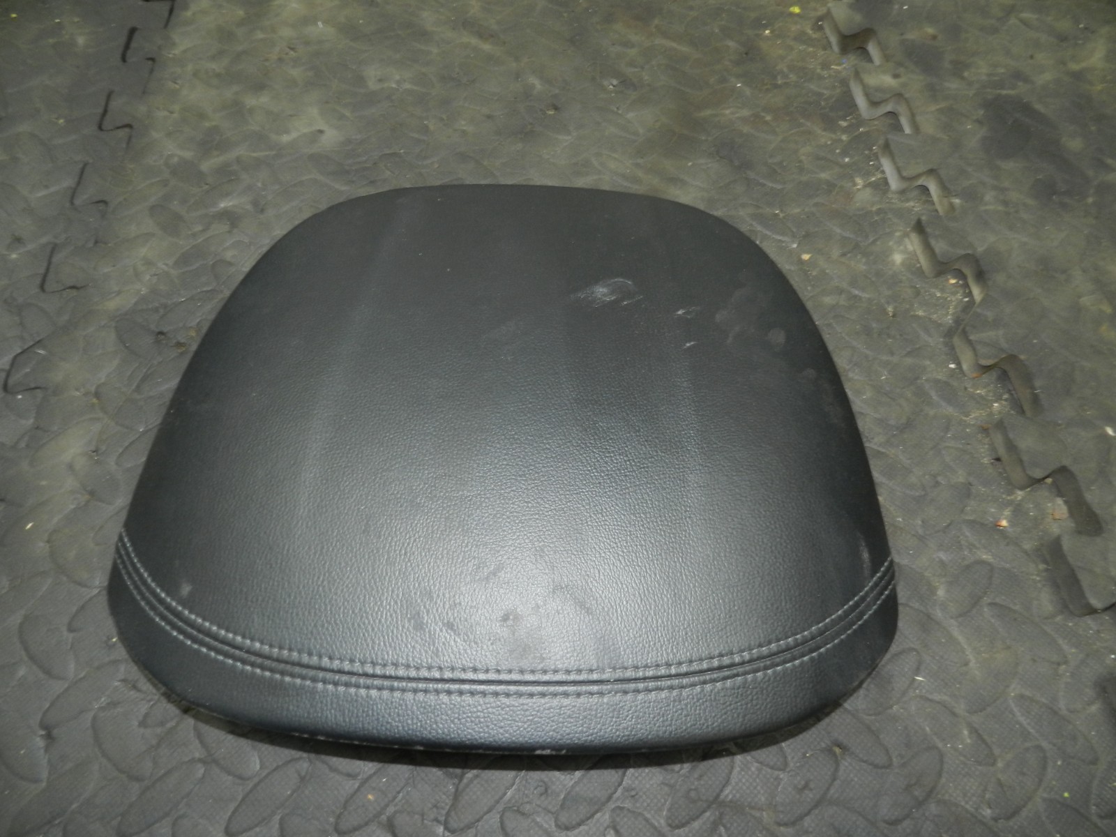 180. 2018 RENAULT KOLEOS MK2. SPEEDOMETER COVER PANEL LEATHER
